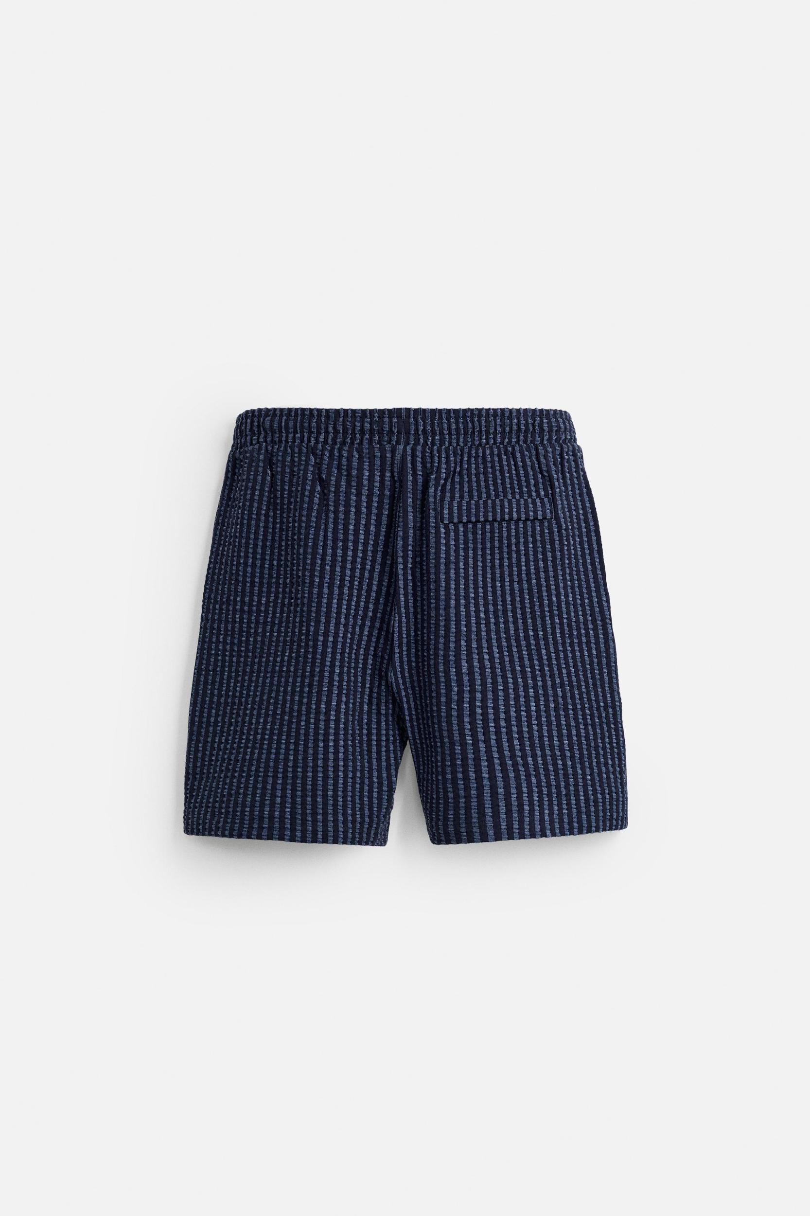 RELAXED FIT SEERSUCKER SHORTS Product Image