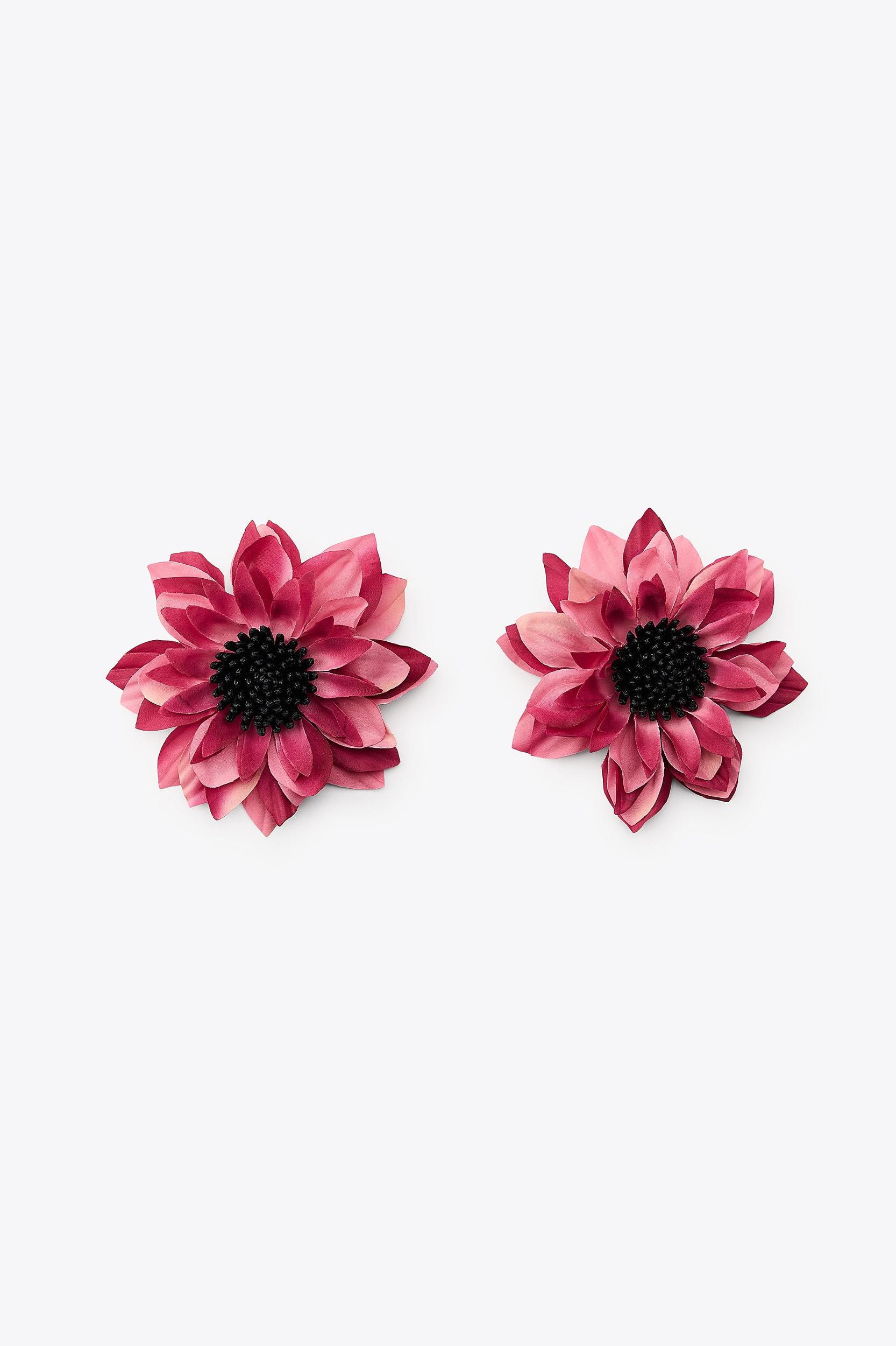 MAXI CONTRAST FLOWER EARRINGS Product Image