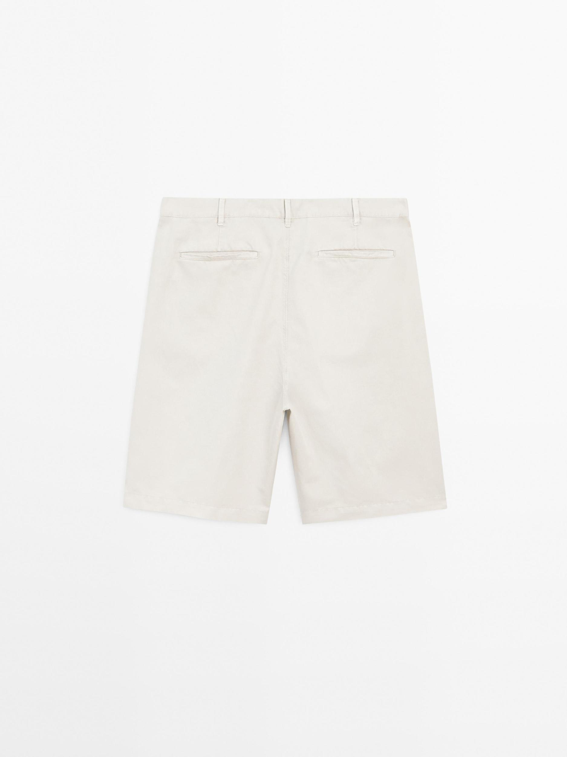 Lightweight linen blend Bermuda shorts Product Image
