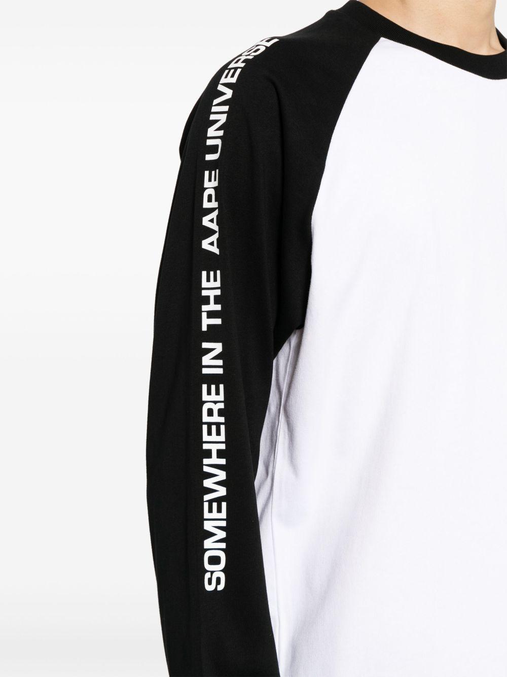 logo-patched raglan-sleeved T-shirt Product Image