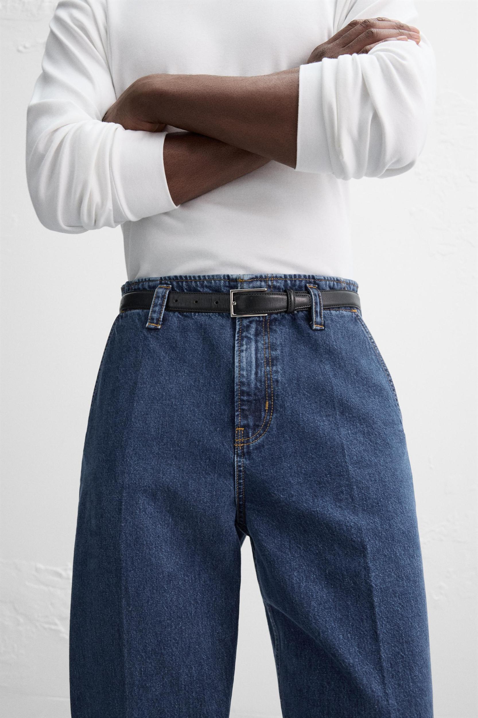 PLEATED STRAIGHT FIT JEANS Product Image