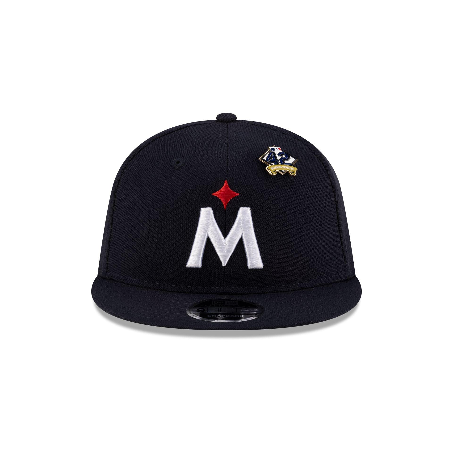 Cleveland Guardians Metallic Gold Logo 59FIFTY Fitted Hat Male Product Image