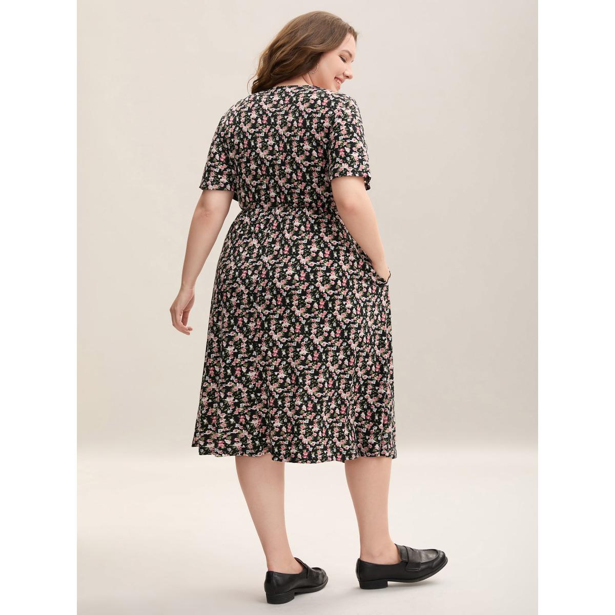 Plus Size Floral Print Square Neck Straight-Fit Midi Dress Black Women Casual Non U-neck Short sleeve Curvy BloomChic 30/6X Product Image