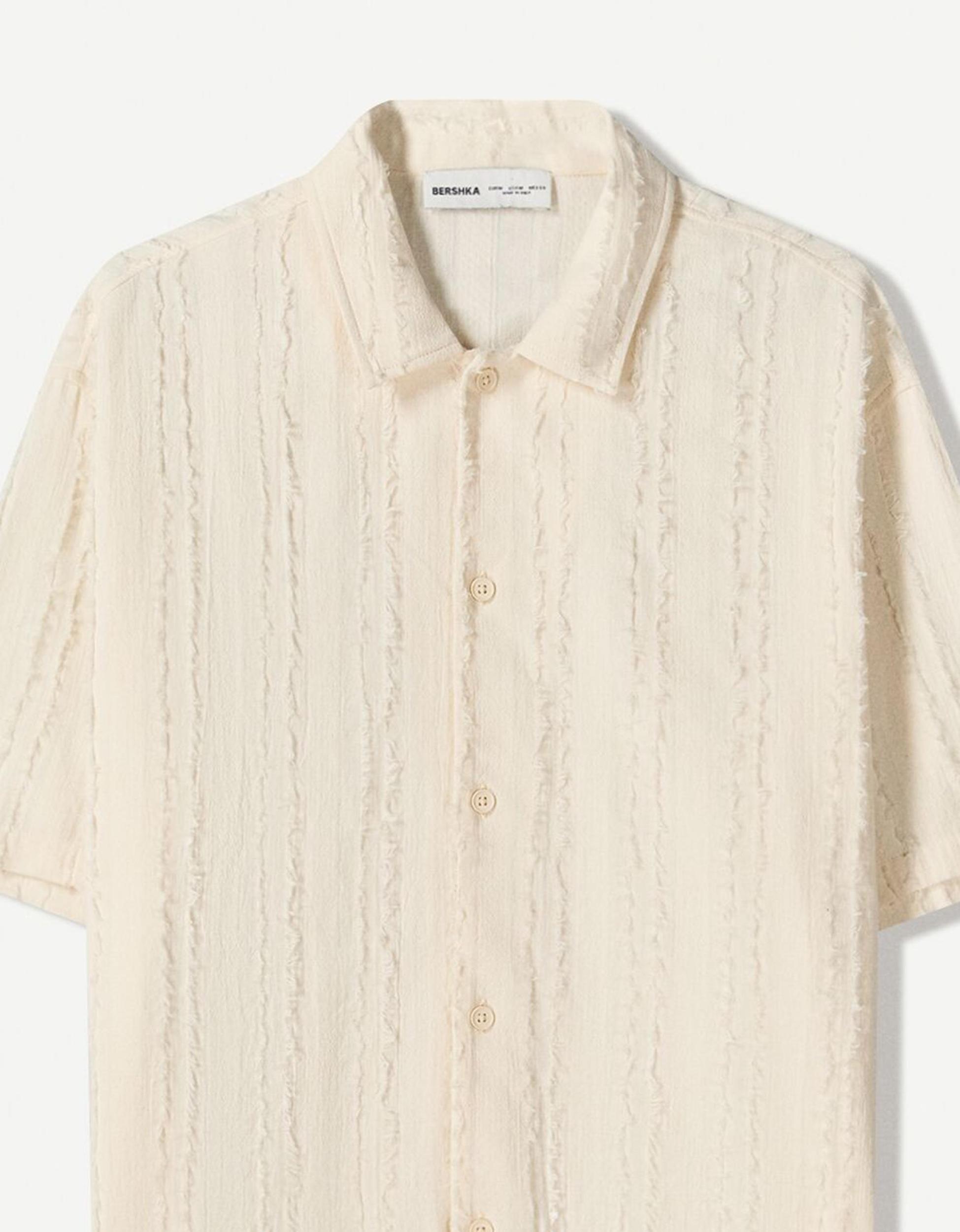 Textured short sleeve shirt Product Image
