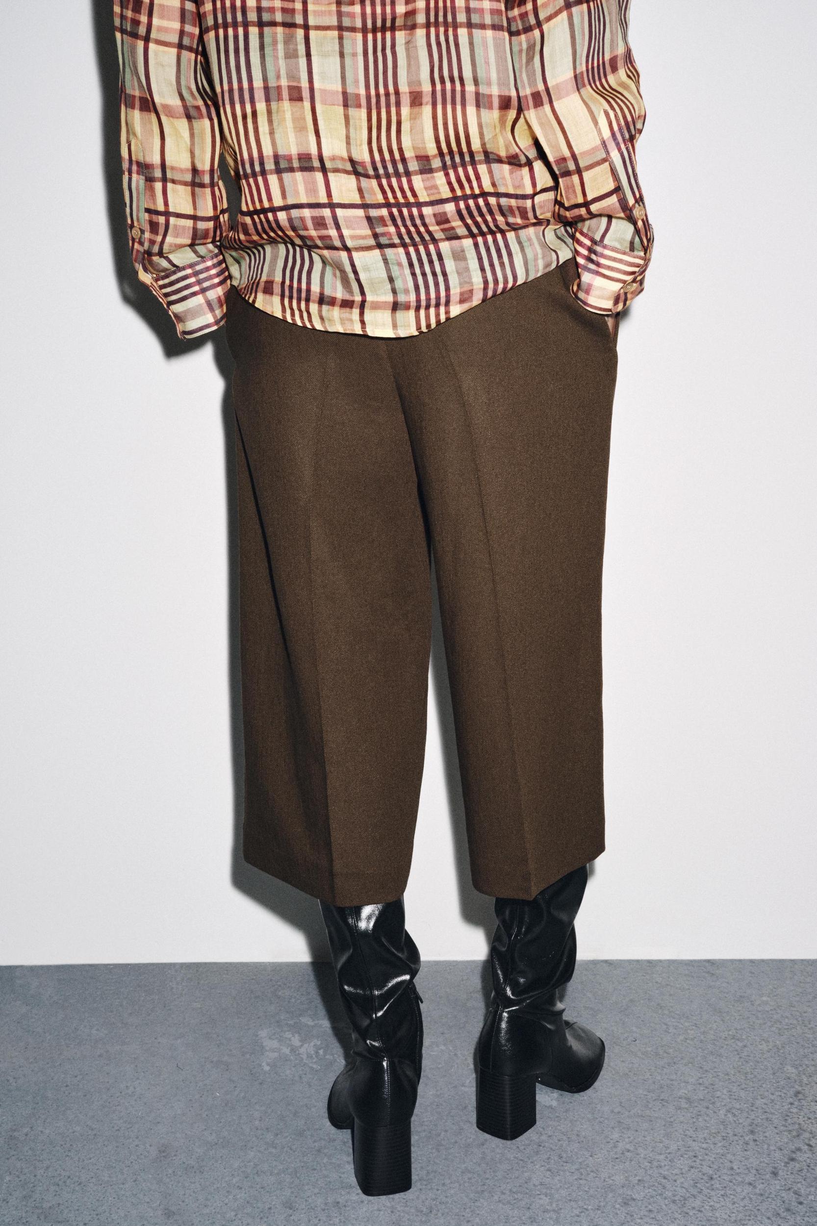 HIGH SHAFT HEELED BOOTS Product Image