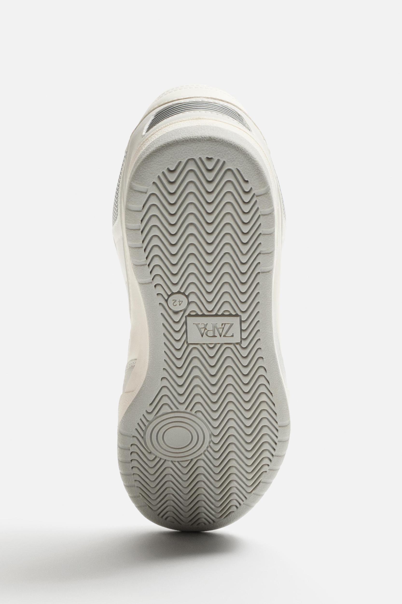 SKATE SNEAKERS Product Image