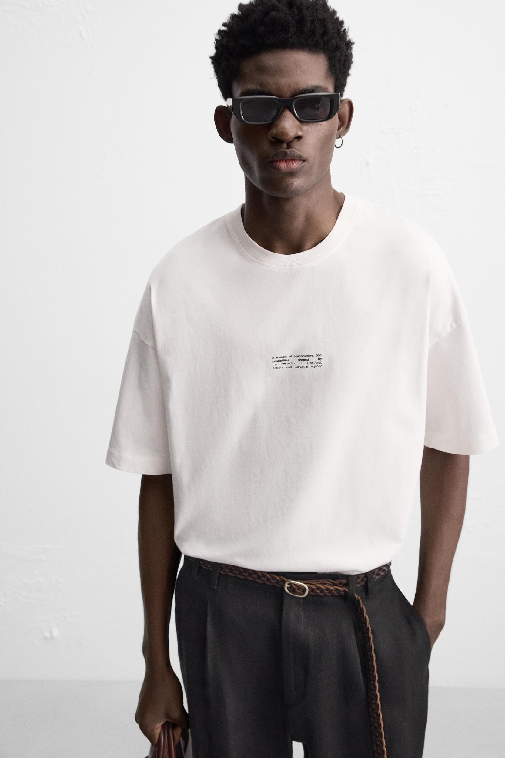 GRAPHIC PRINT T-SHIRT Product Image