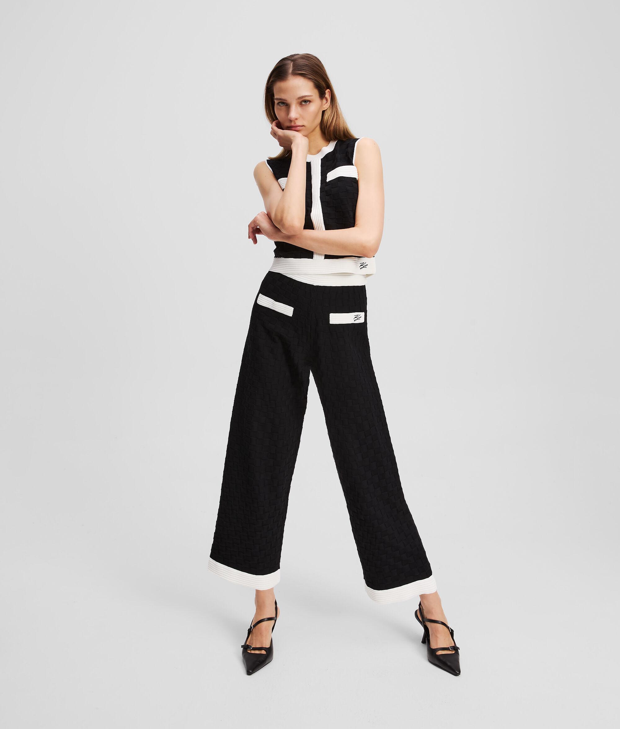 CONTRAST PIPING KNITTED PANTS Product Image
