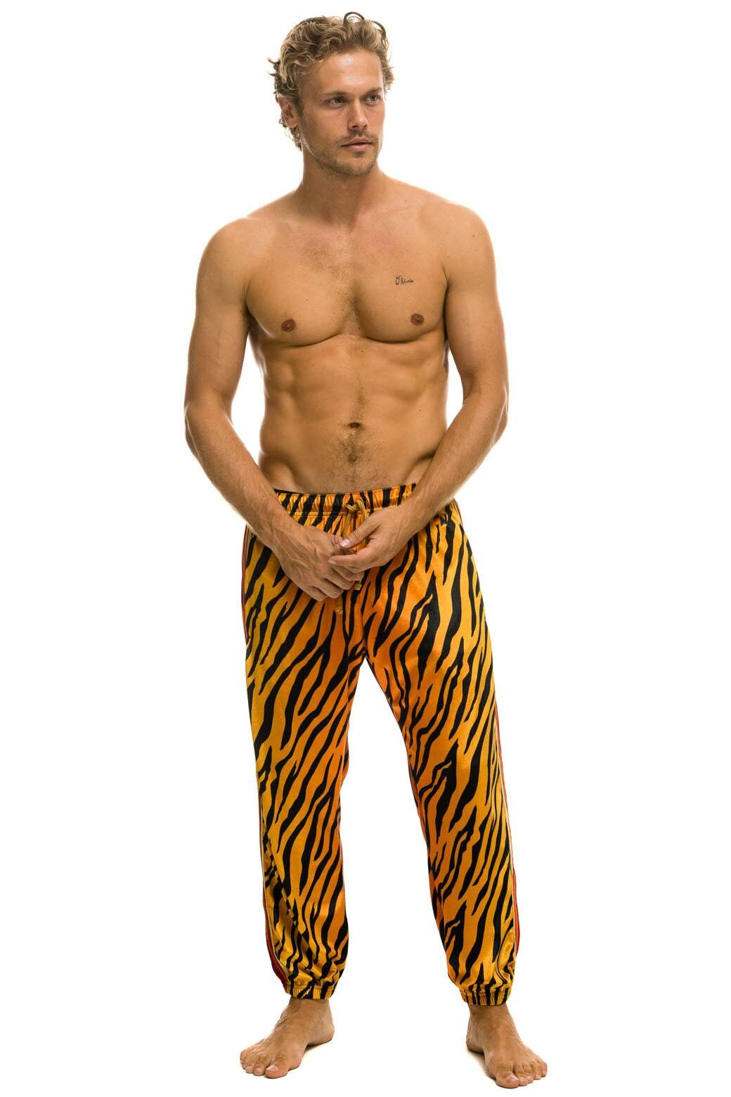 CLASSIC VELVET SWEATPANTS - TIGER Male Product Image