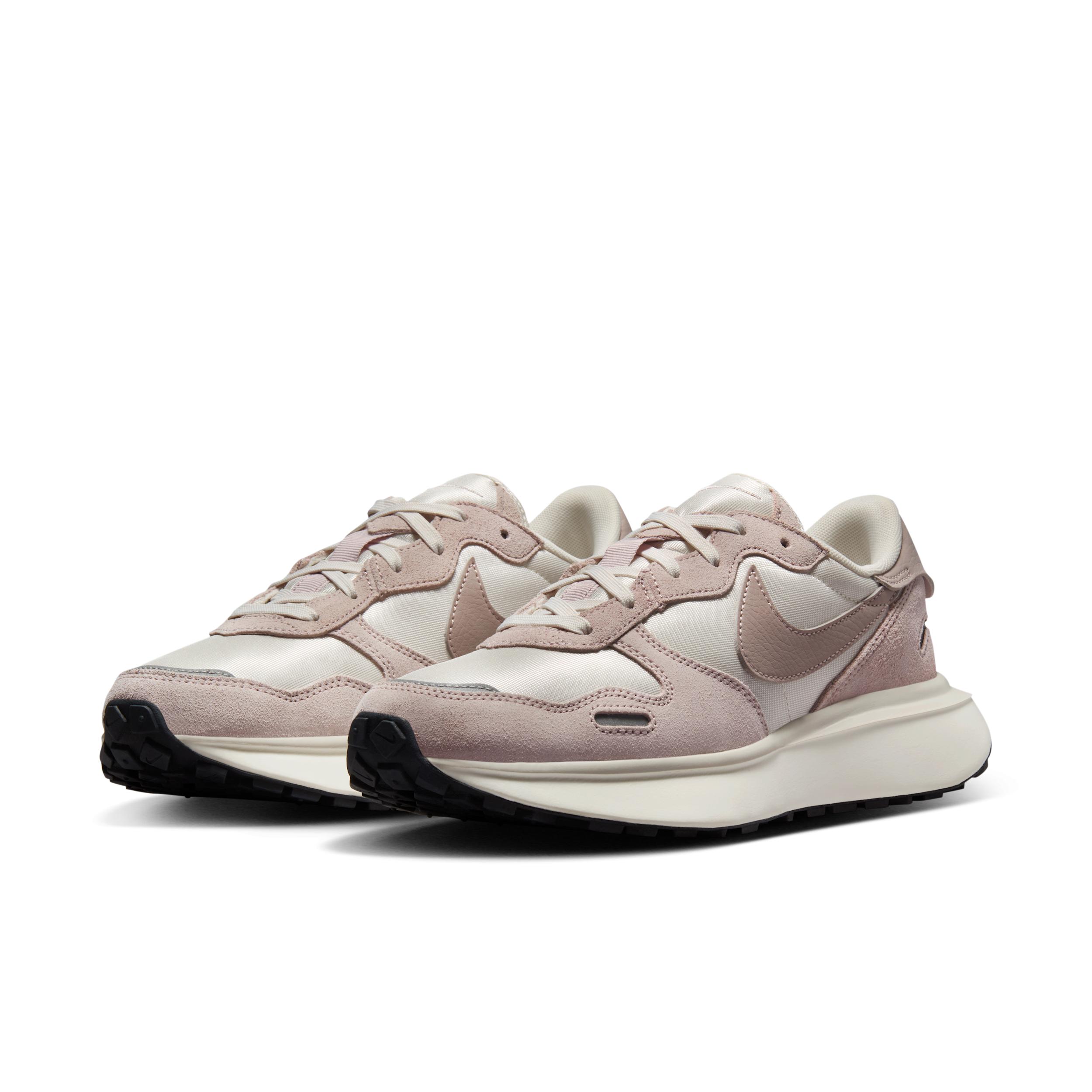 Nike Women's Phoenix Waffle Shoes Product Image