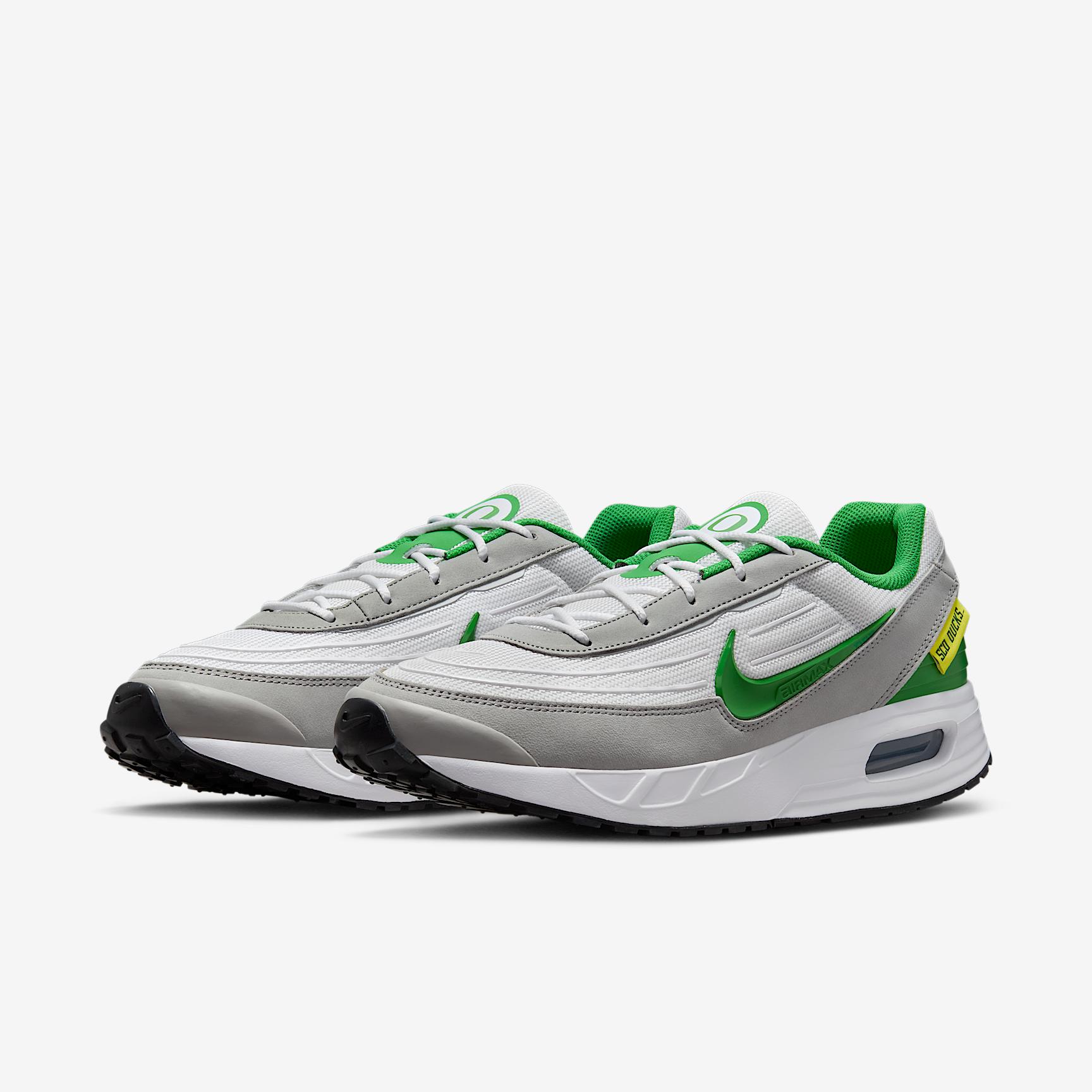 Nike College Air Max Verse (Oregon) Men's Shoes Product Image
