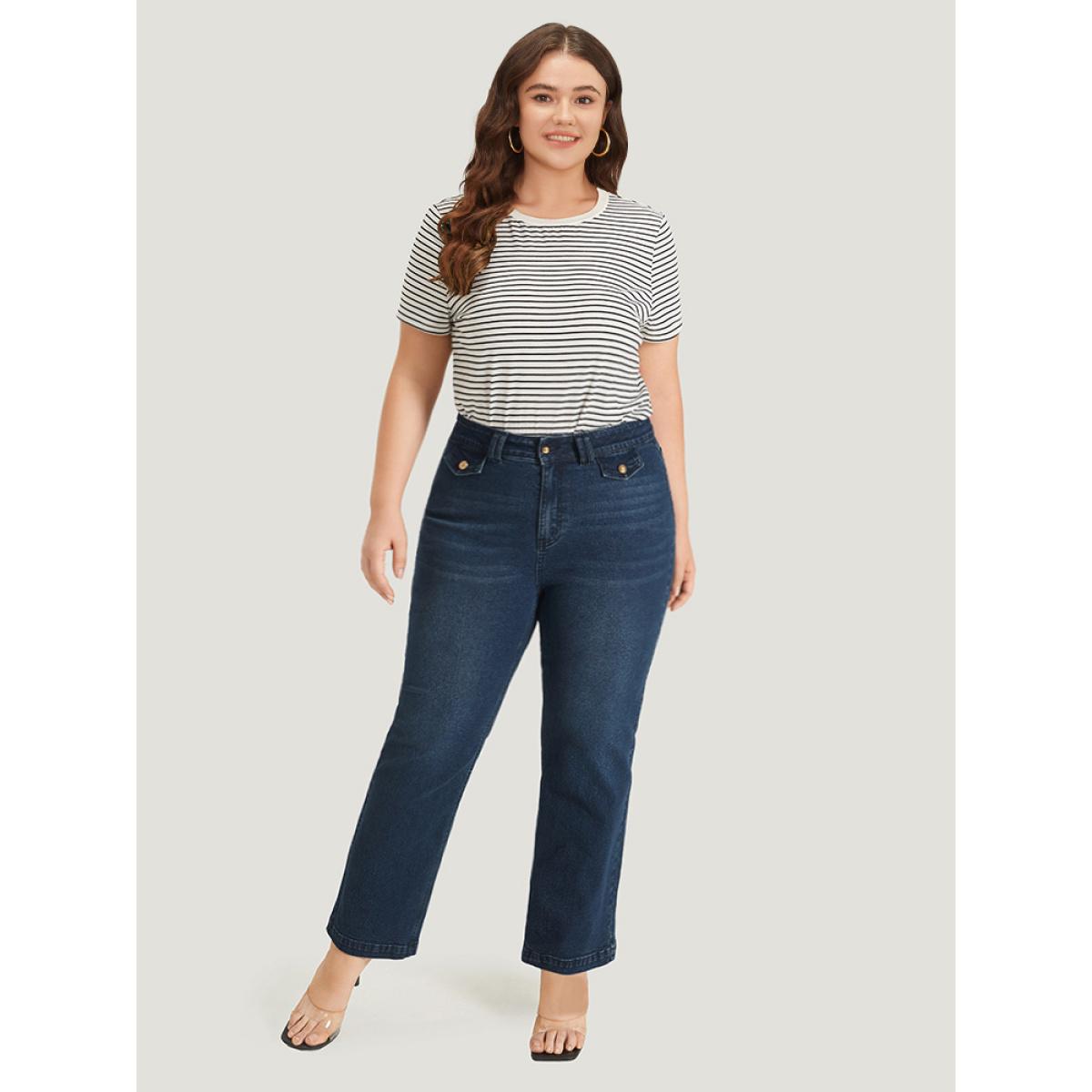 Plus Size Plain Button Detail High Rise Dark Wash Jeans Women DarkBlue Casual Plain Plain Medium stretch Pocket Jeans BloomChic 24/3X Product Image