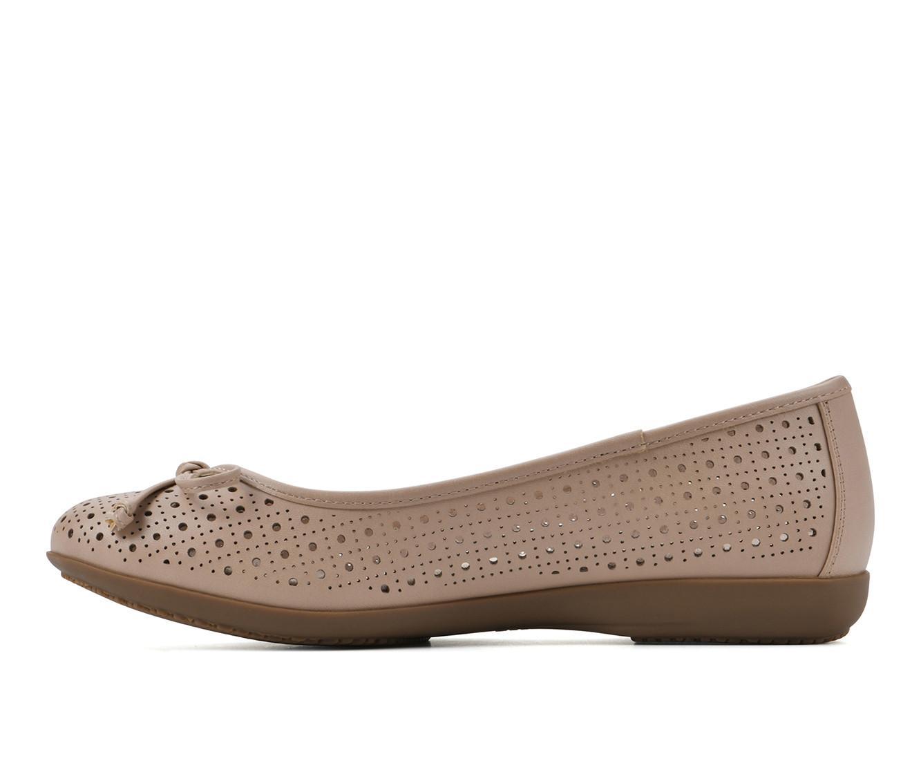 Women's Cliffs by White Mountain Cheryl Flats Product Image