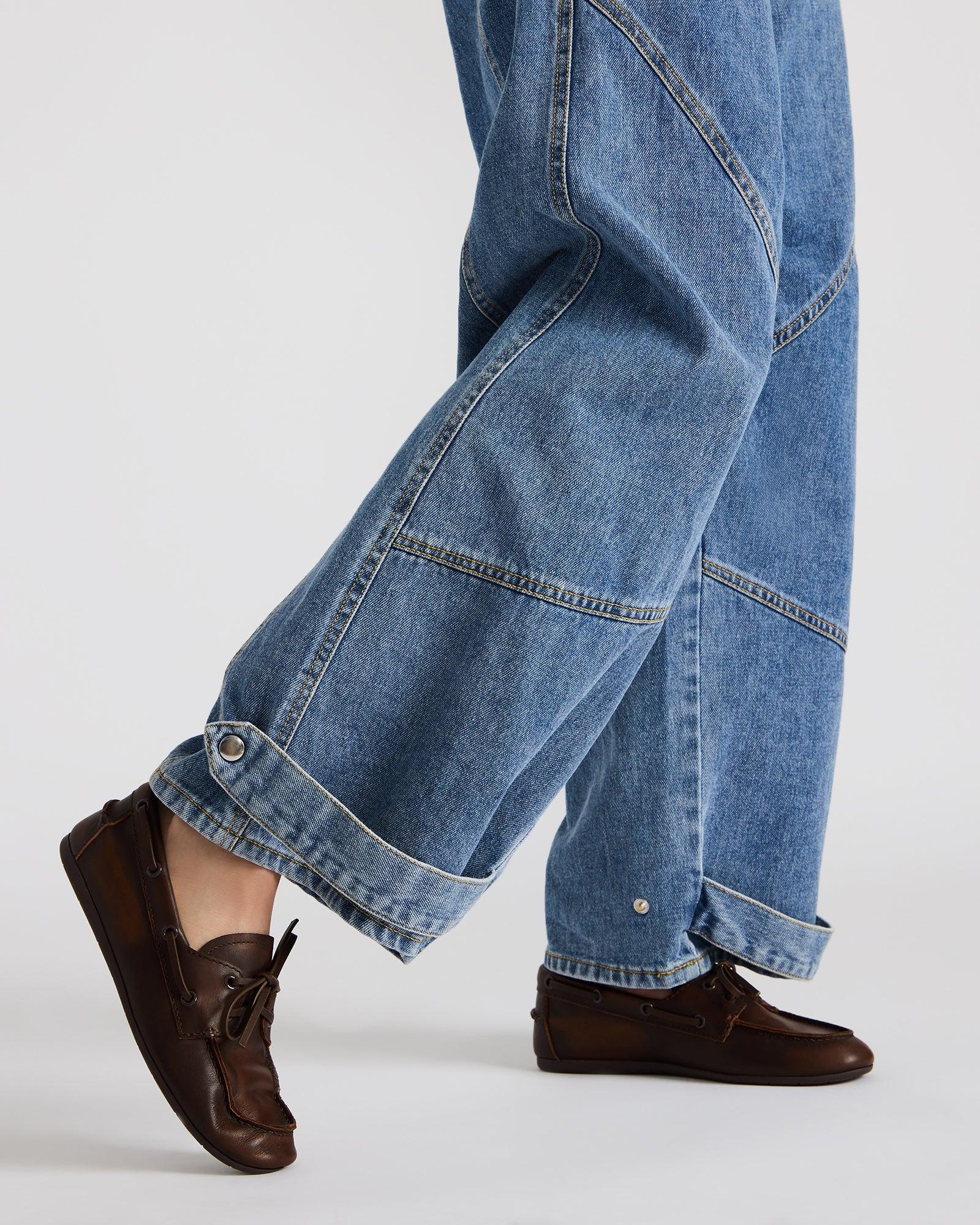 SAG BROWN LEATHER Female Product Image