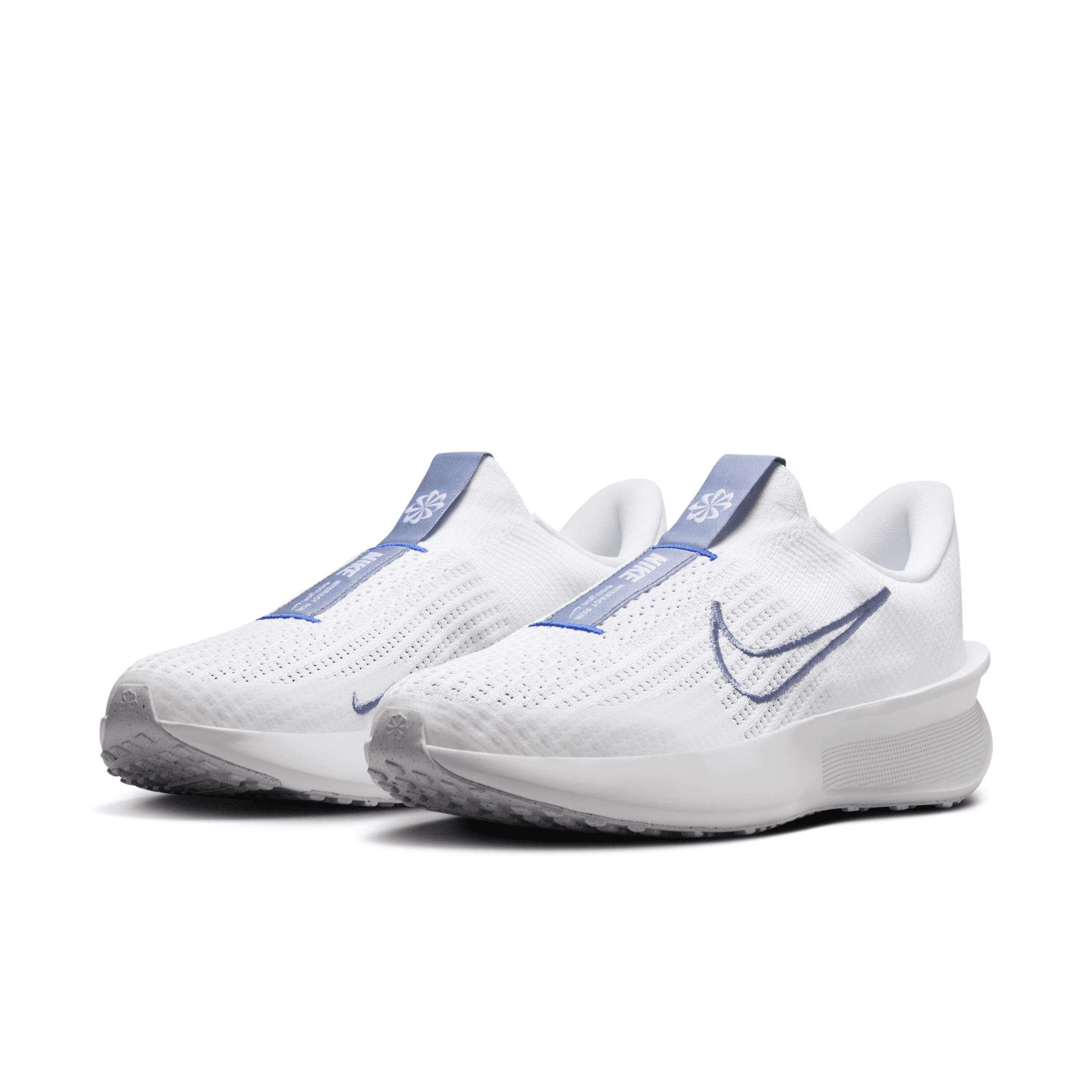 Nike Men's Interact Run EasyOn Road Running Shoes Product Image