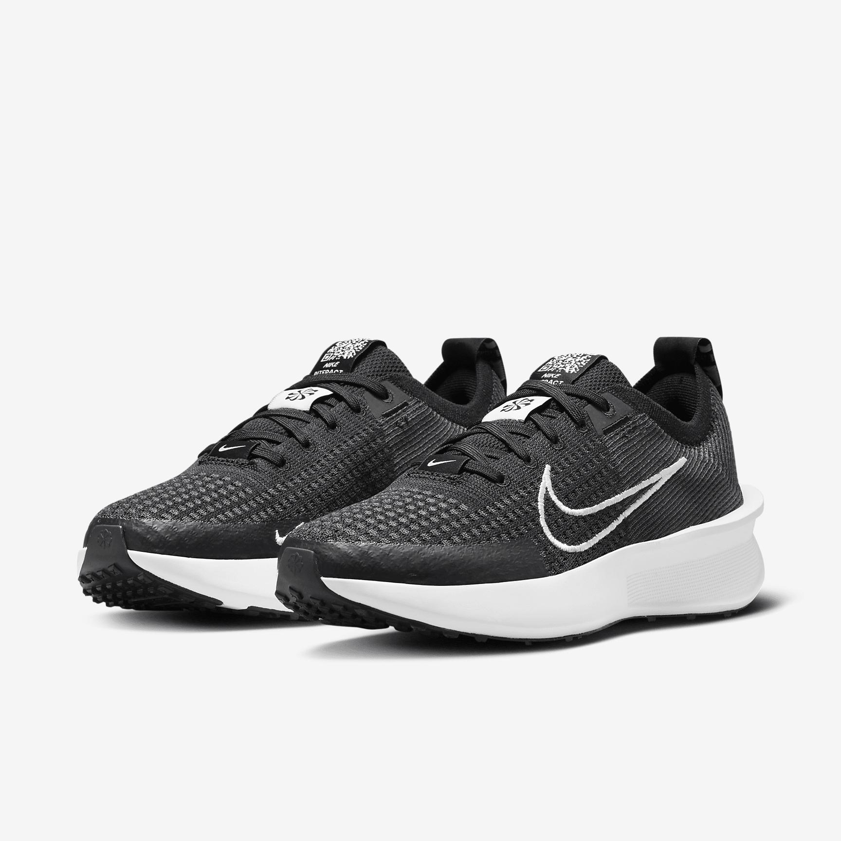 Nike Women's Interact Run Road Running Shoes Product Image