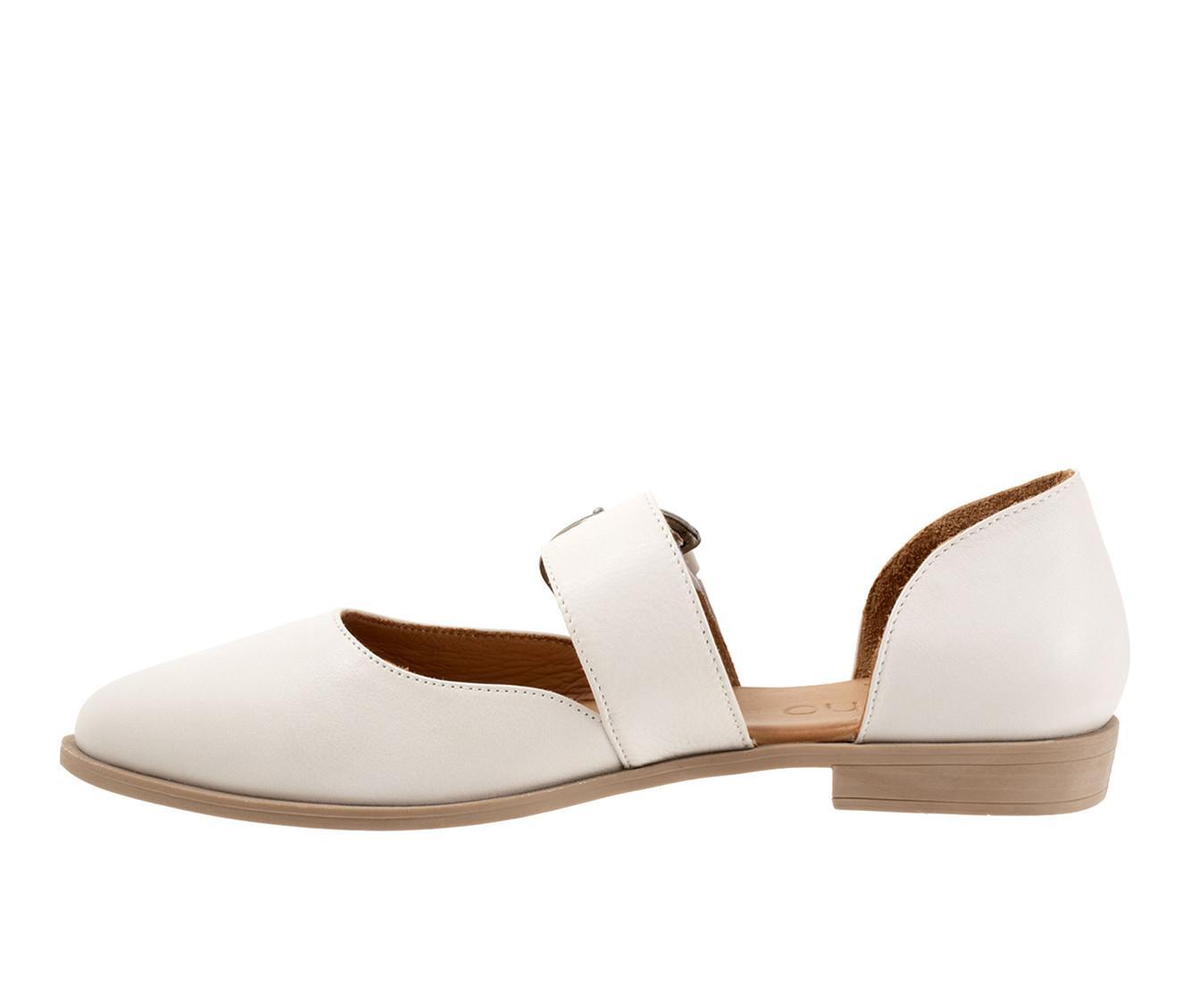 Women's Bueno Brittany Flats Product Image