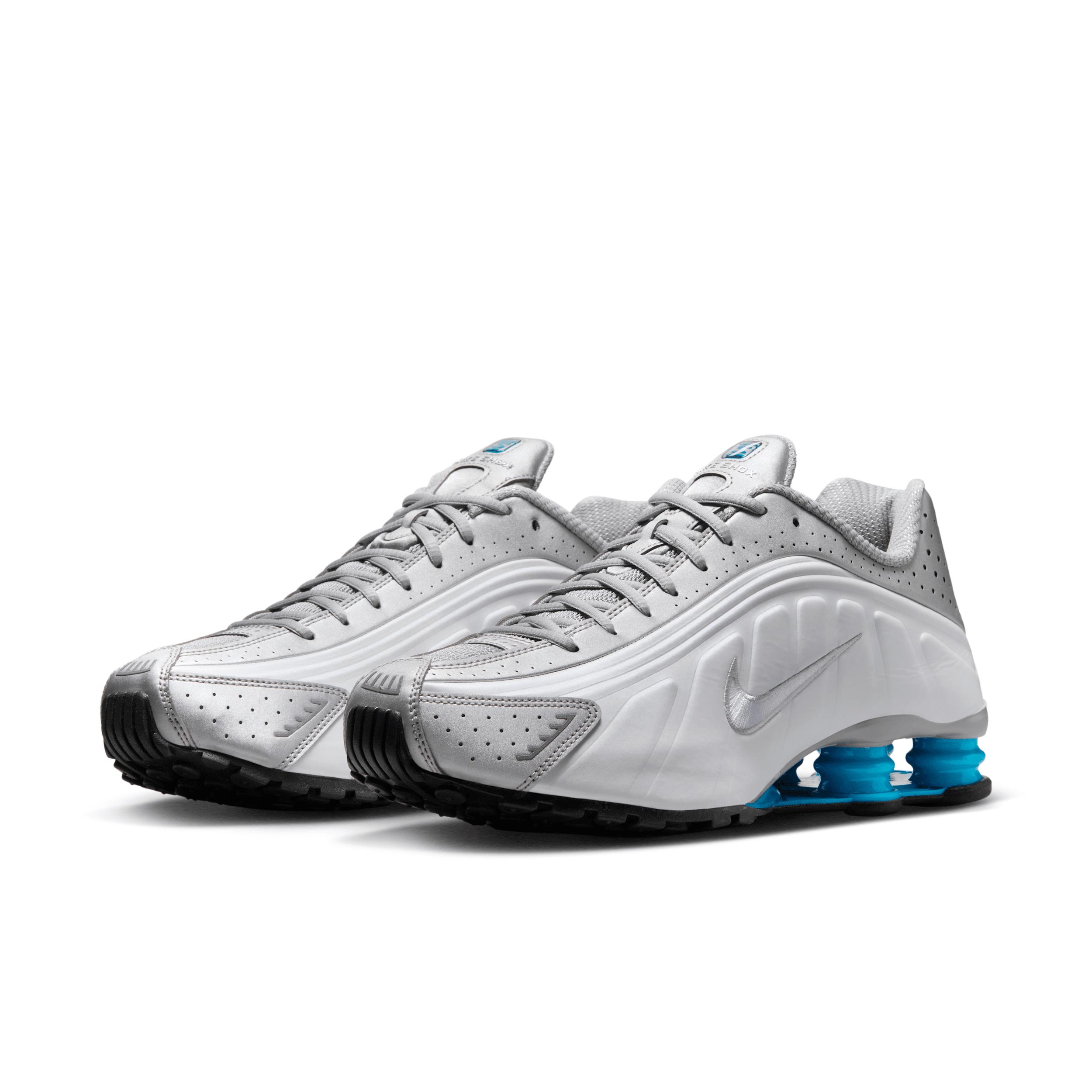 Nike Men's Shox R4 Shoes Product Image