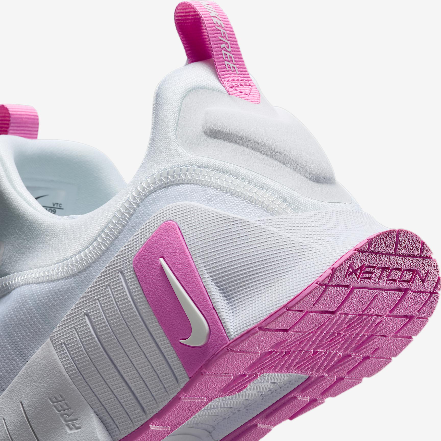 Nike Womens Free Metcon 6 Workout Shoes | FJ7126-109 Product Image