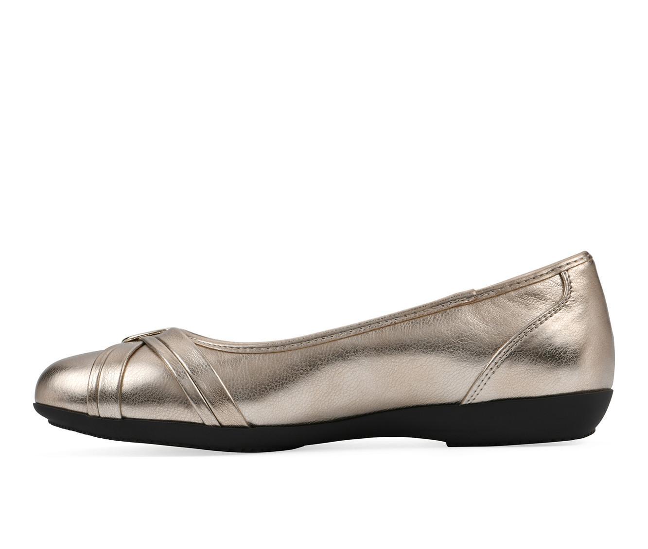 Women's Cliffs by White Mountain Calming Flats Product Image