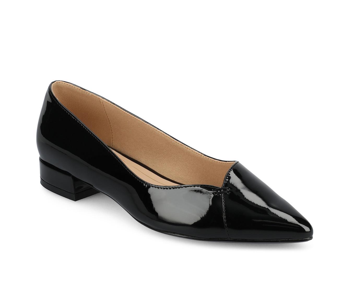 Women's Journee Collection Carmin Flats Product Image