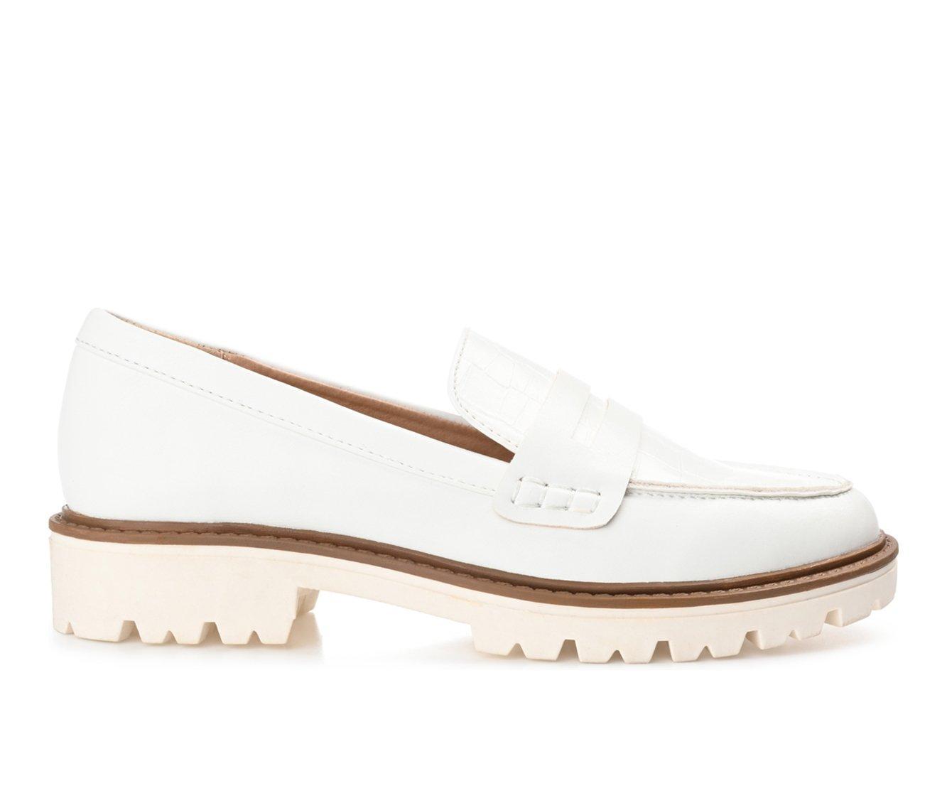 Women's Journee Collection Kenly Lugged Loafers Product Image