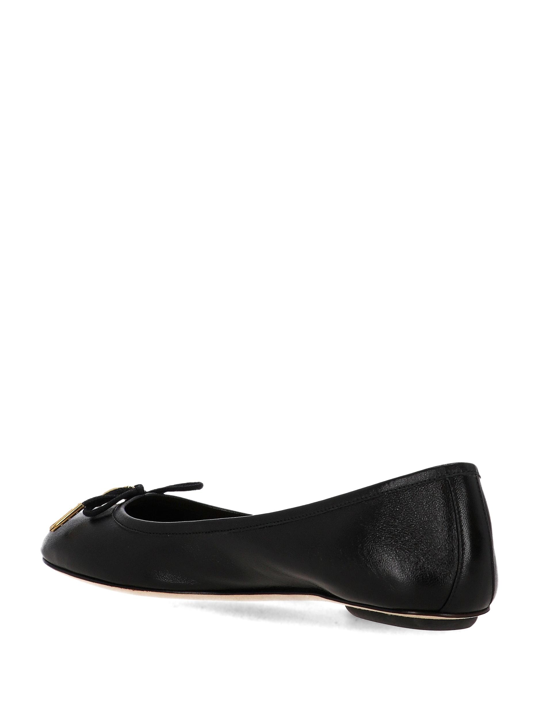 CHLOÉ Bow Detail Round Toe Flat Sole Ballerina Shoes In Black Product Image