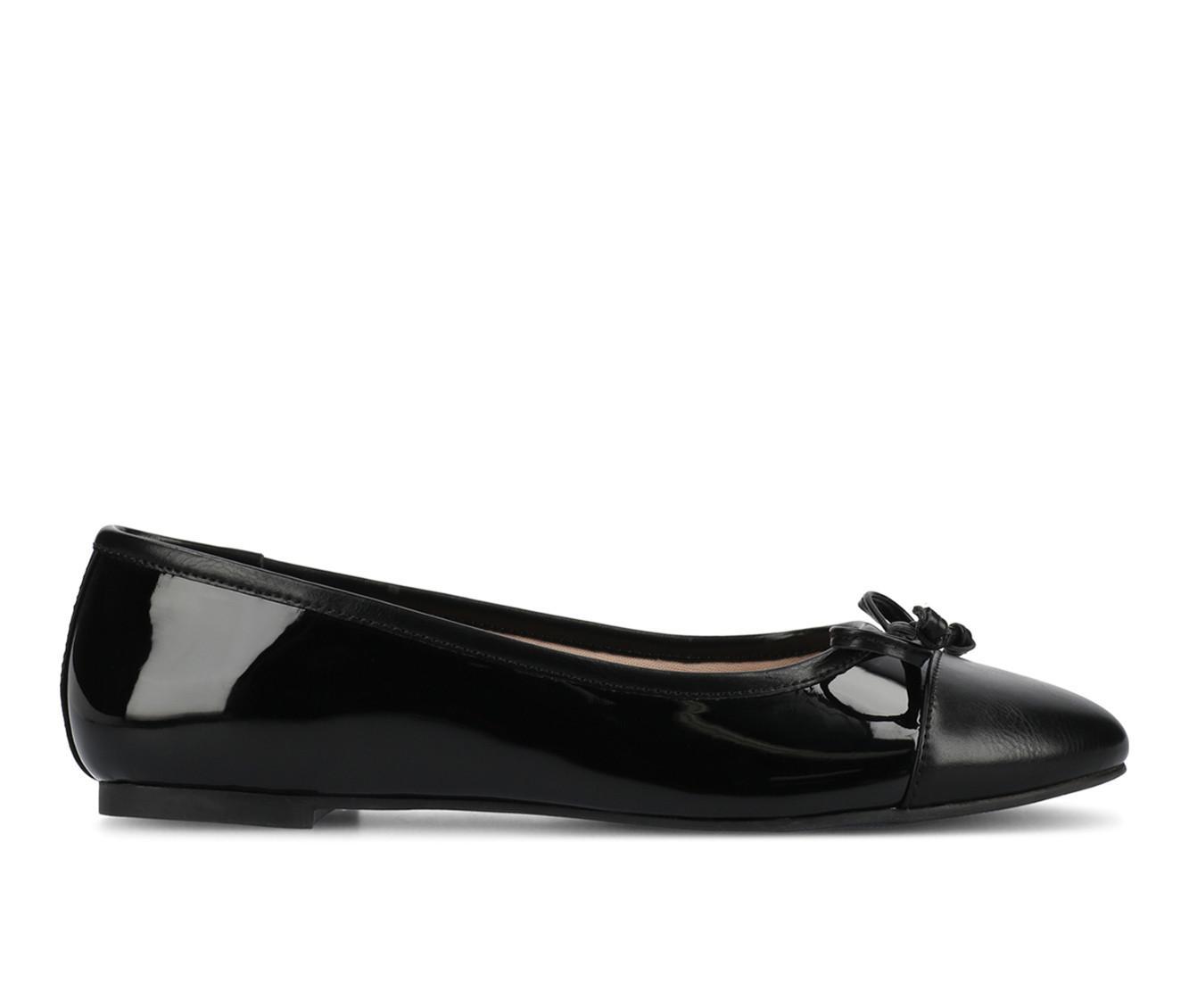 Women's Journee Collection Kaiah Flats Product Image