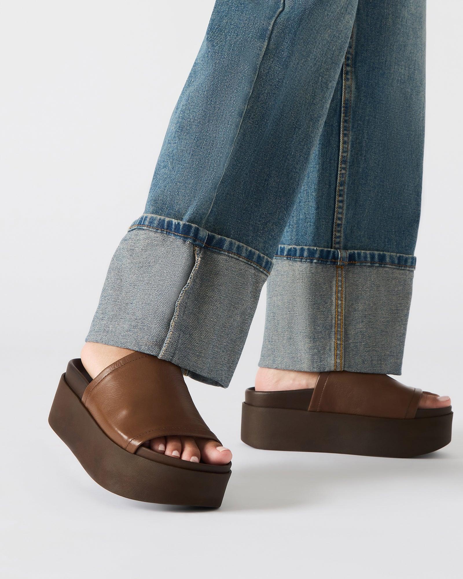 ARWEN BROWN LEATHER Female Product Image