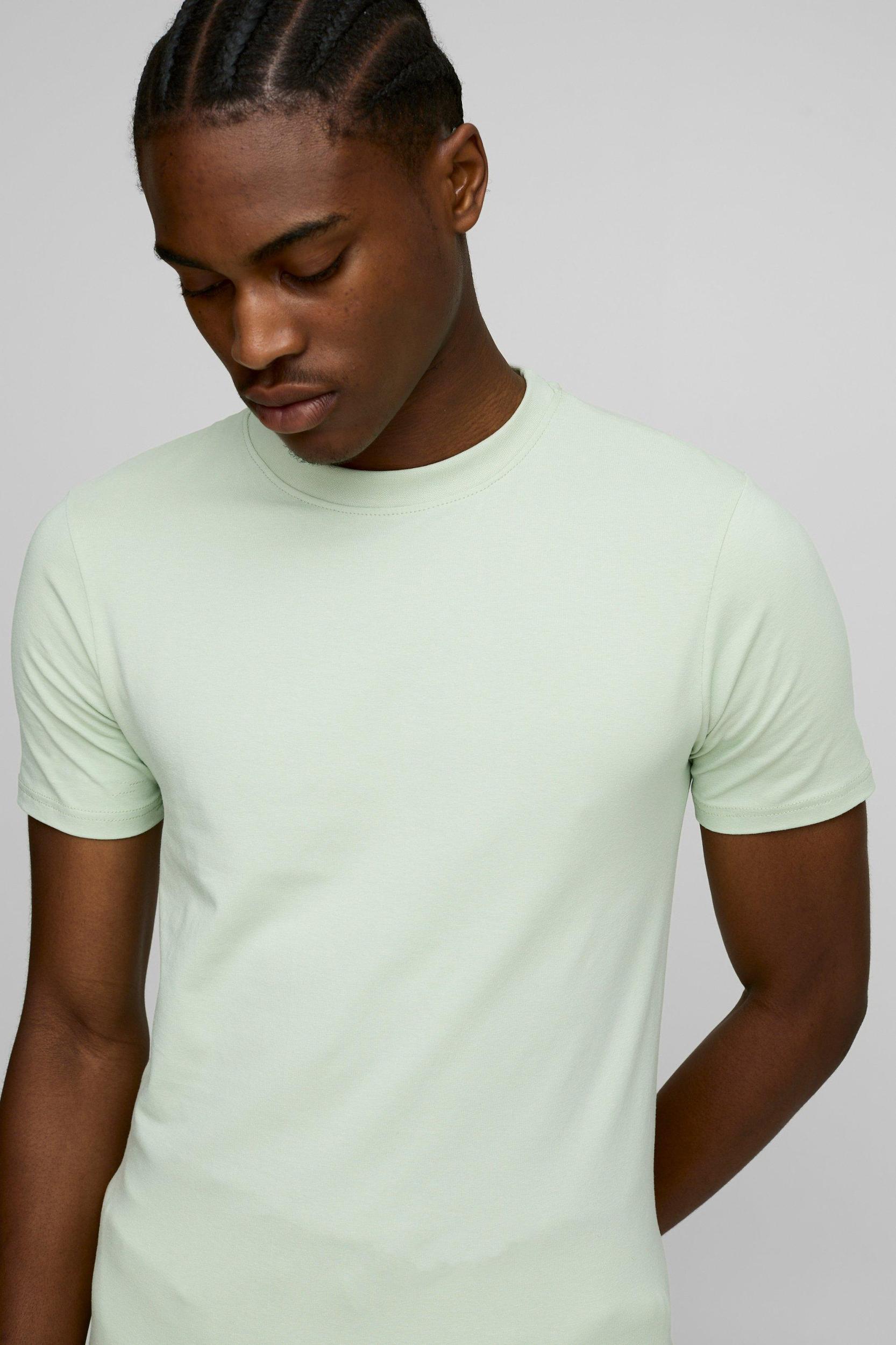 Basic Muscle Fit Crew Neck T-Shirt | boohooMAN USA Product Image