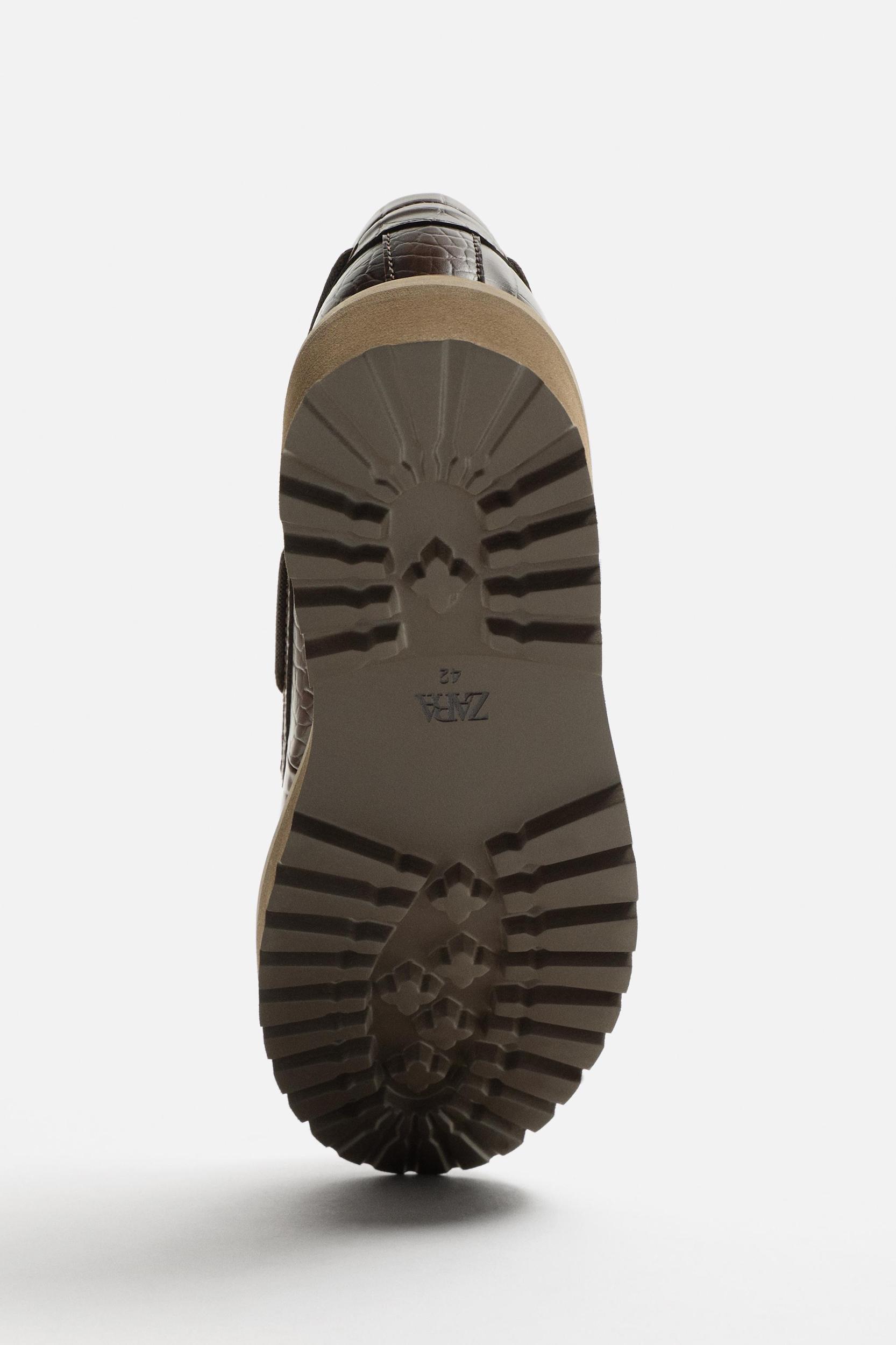 EMBOSSED BOAT SHOES Product Image