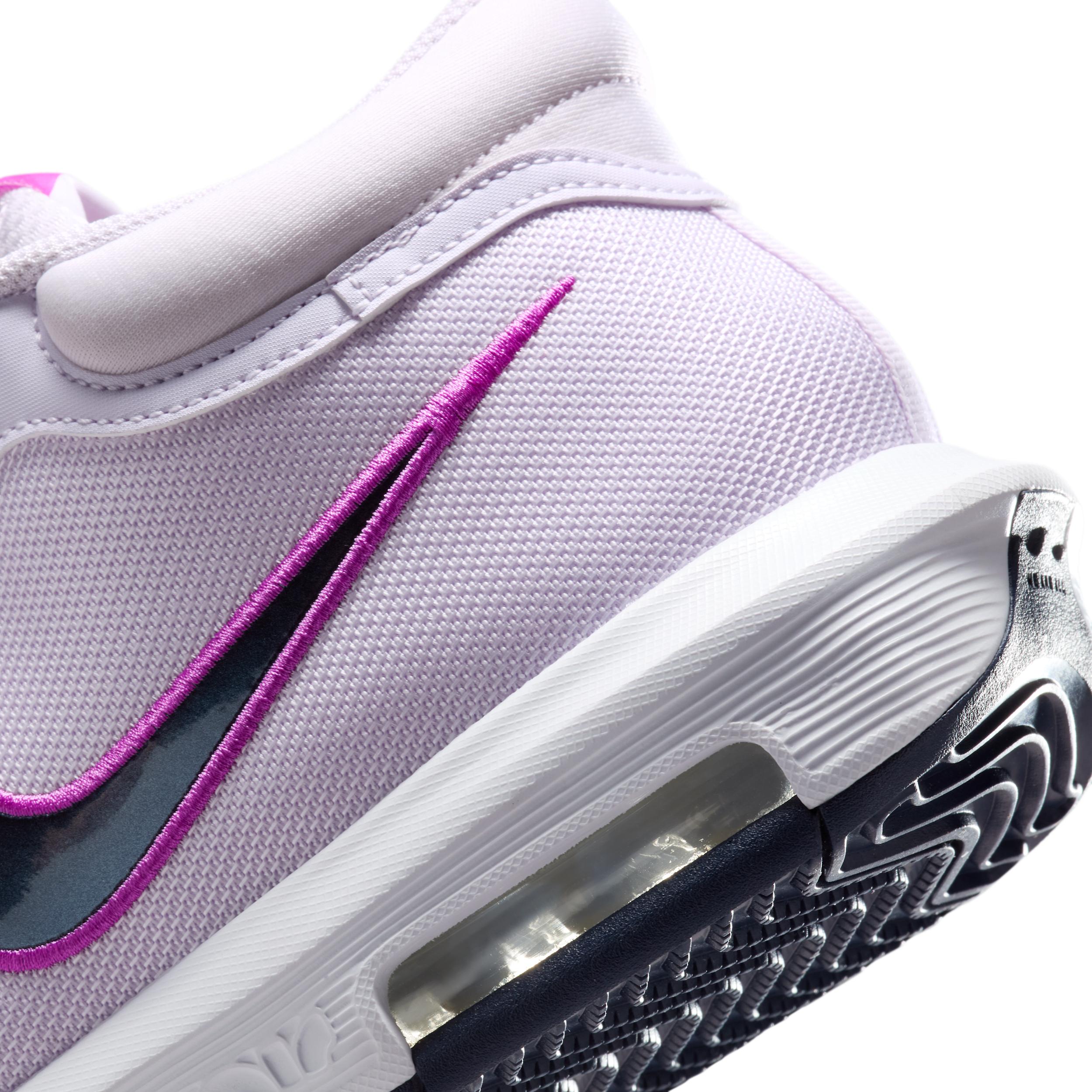 Nike Men's LeBron Witness VIII Basketball Shoes Product Image