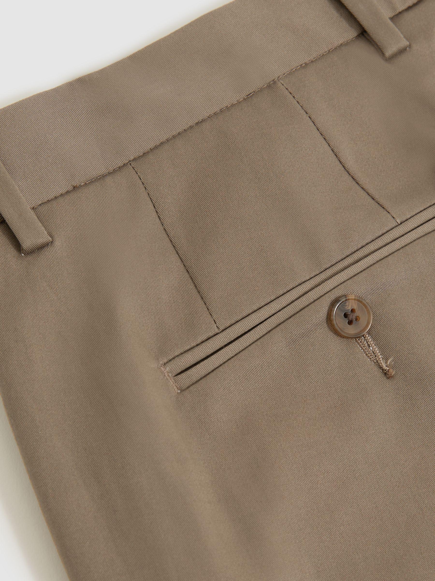 Oe Hampton Cotton Chino Shorts with Stretch in Taupe Product Image