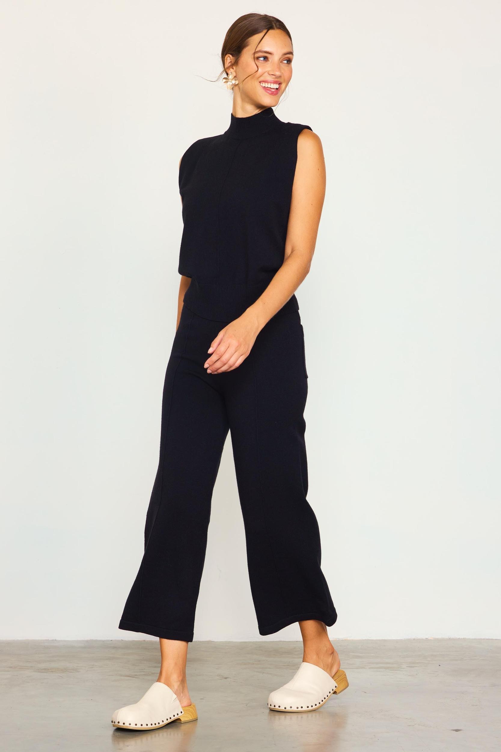 Knit Crop Pants Product Image