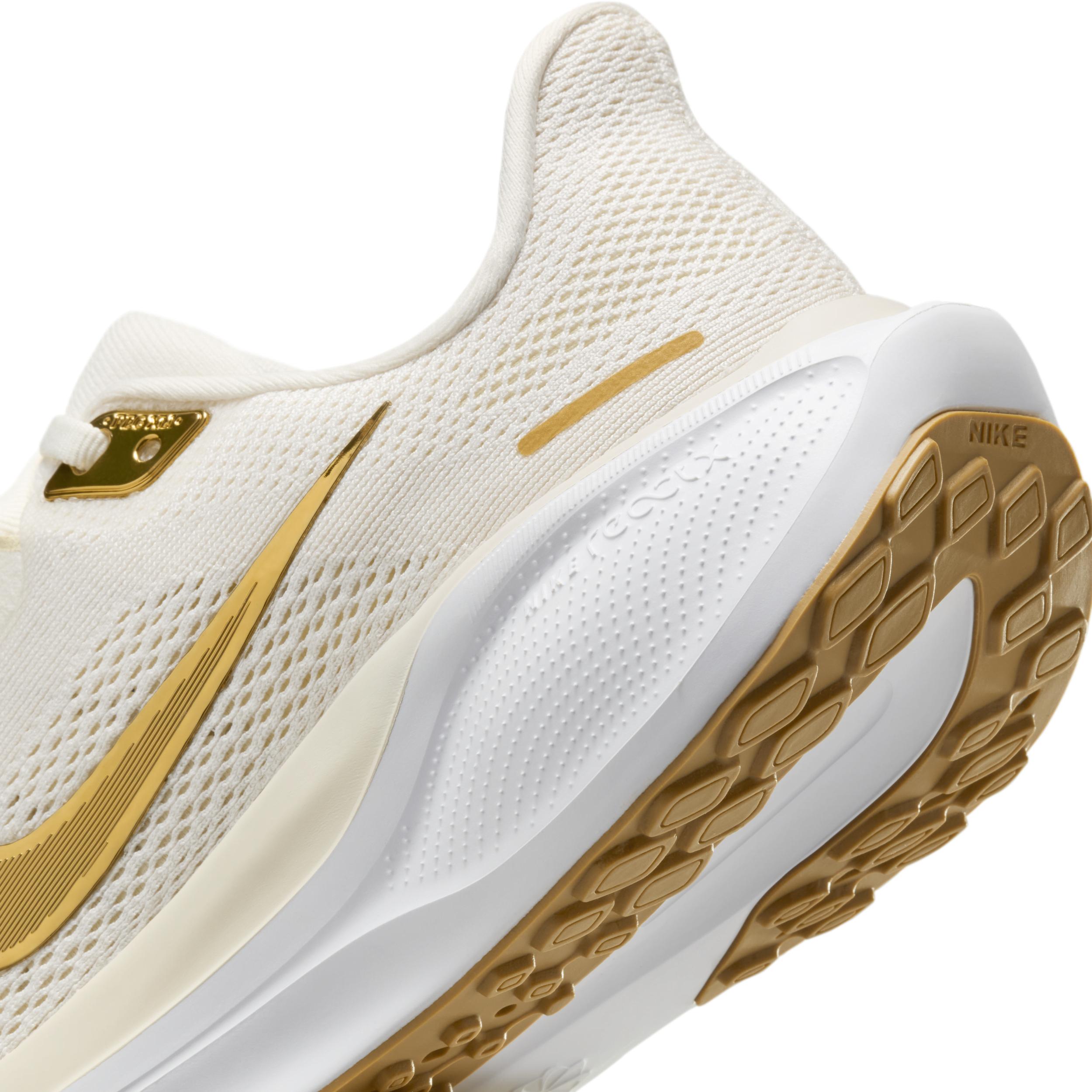 Nike Womens Pegasus 41 Running Shoes Product Image