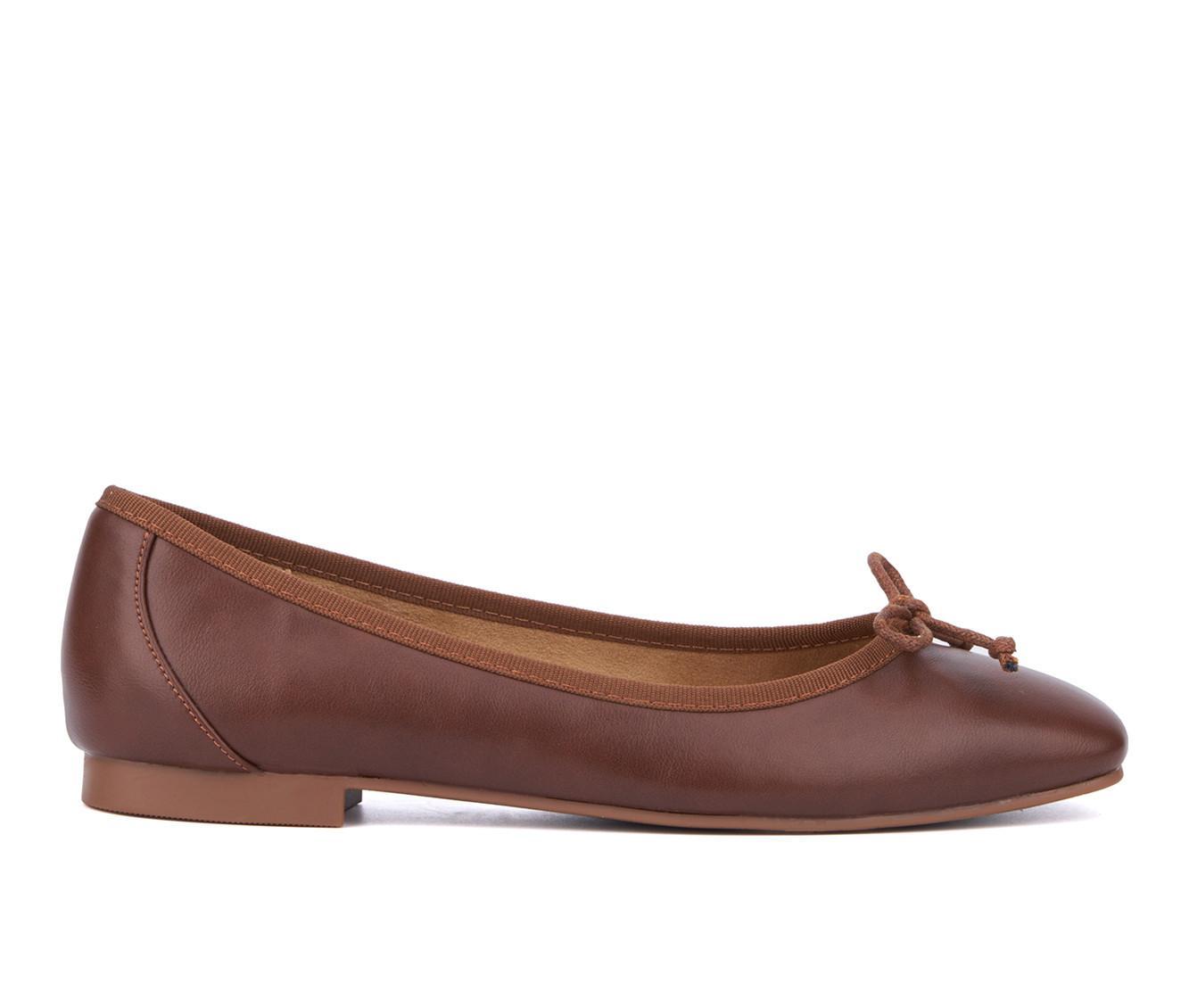 Women's New York and Company Paulina Flats Product Image