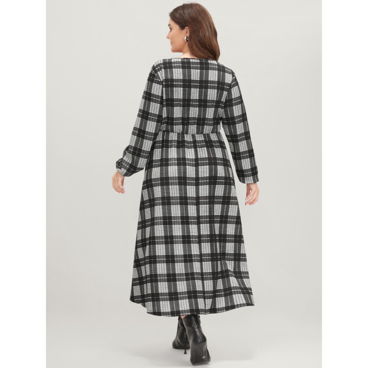 Plus Size Plaid Print Pocket Lantern Sleeve Surplice Neck Midi Dress Black Women Elegant Printed V-neck Long Sleeve Curvy Midi Dress BloomChic 28/5X Product Image