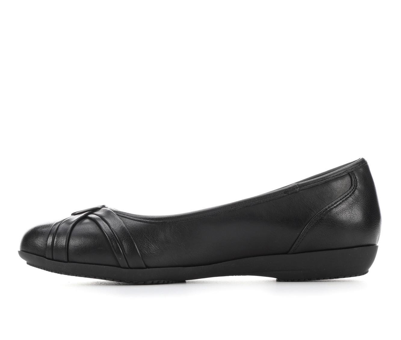 Women's Cliffs by White Mountain Calming Flats Product Image