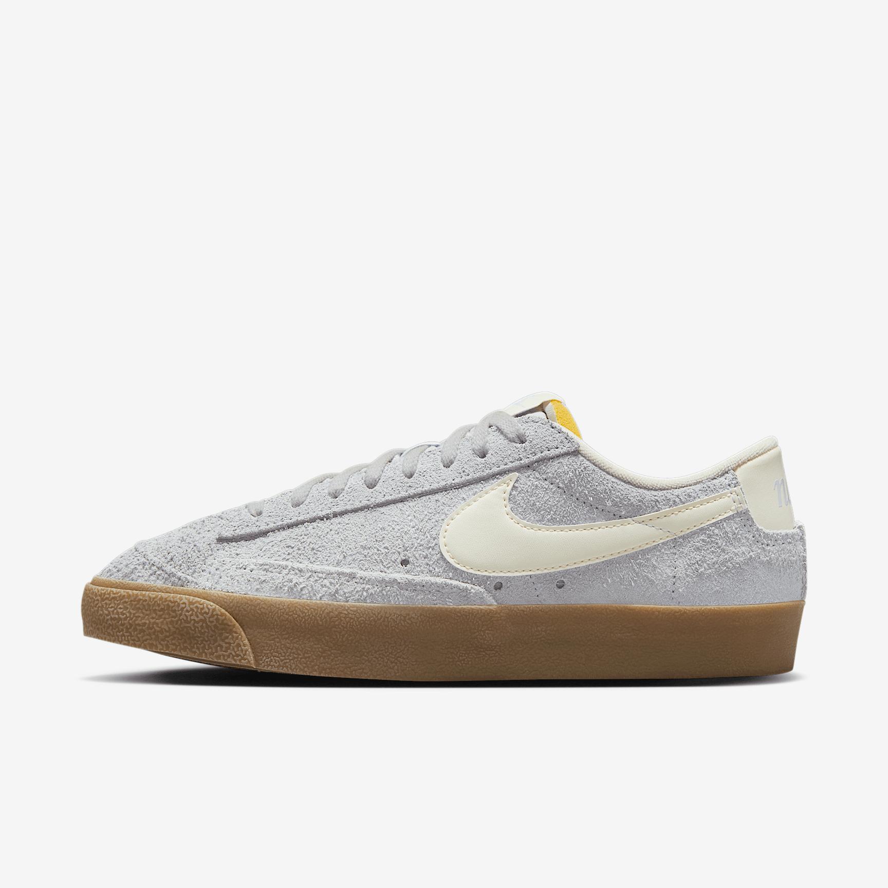 Nike Women's Blazer Low '77 Vintage Shoes Product Image