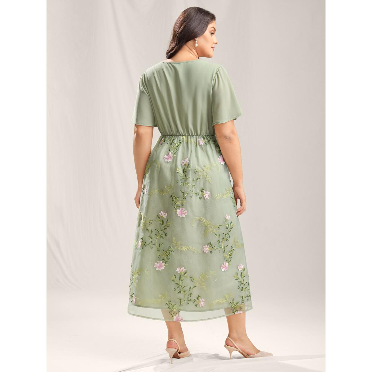 Plus Size Floral Print Spliced Pockets Maxi Dress Greenbean Women Formal V-neck Short sleeve Curvy BloomChic 14-16/1X Product Image