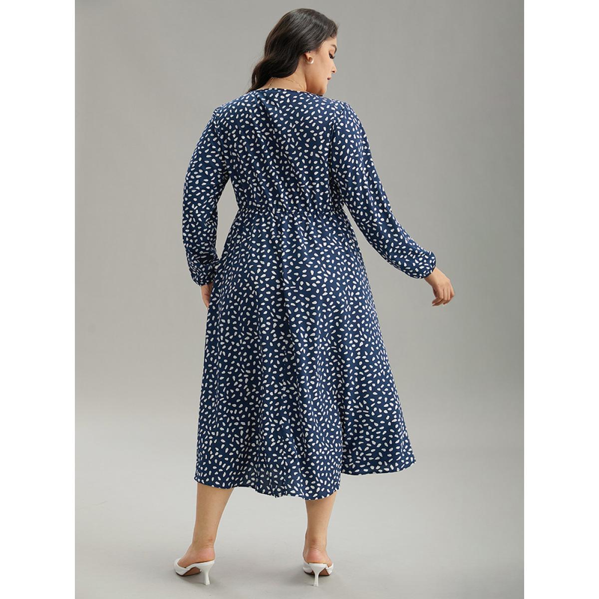 Plus Size Geometric Print Plicated Detail Pocket Dress DarkBlue Women Elegant Elastic cuffs Round Neck Long Sleeve Curvy Midi Dress BloomChic 26/4X Product Image
