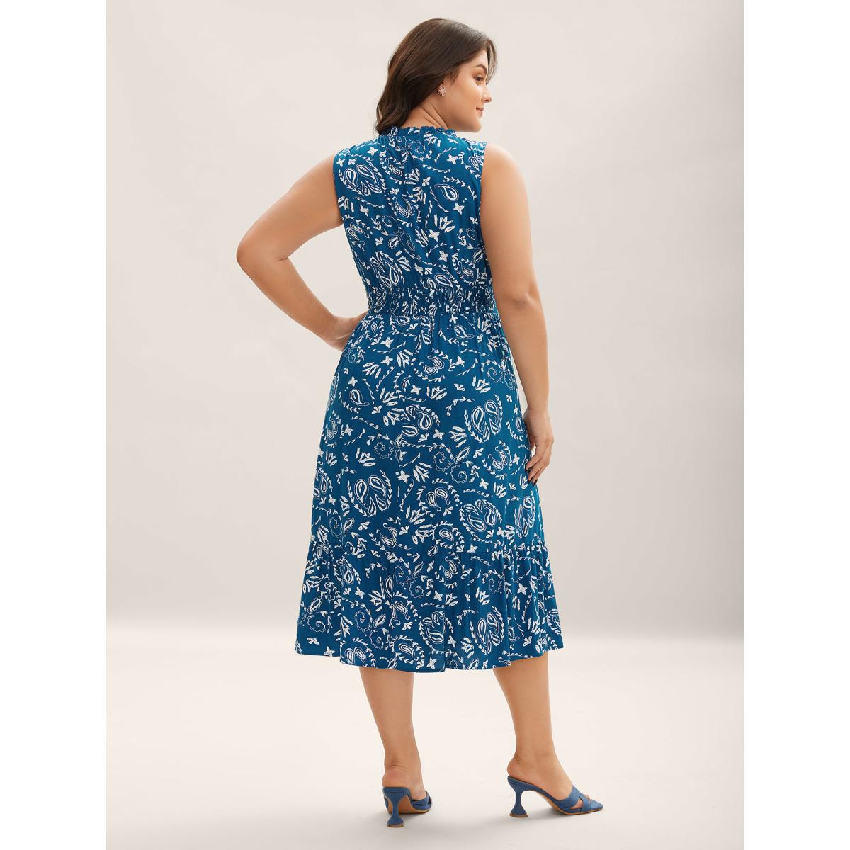 Plus Size Paisley Print Shirred Sleeveless Midi Dress Mediumblue Women Timeless Round Neck Sleeveless Curvy BloomChic 30/6X Product Image