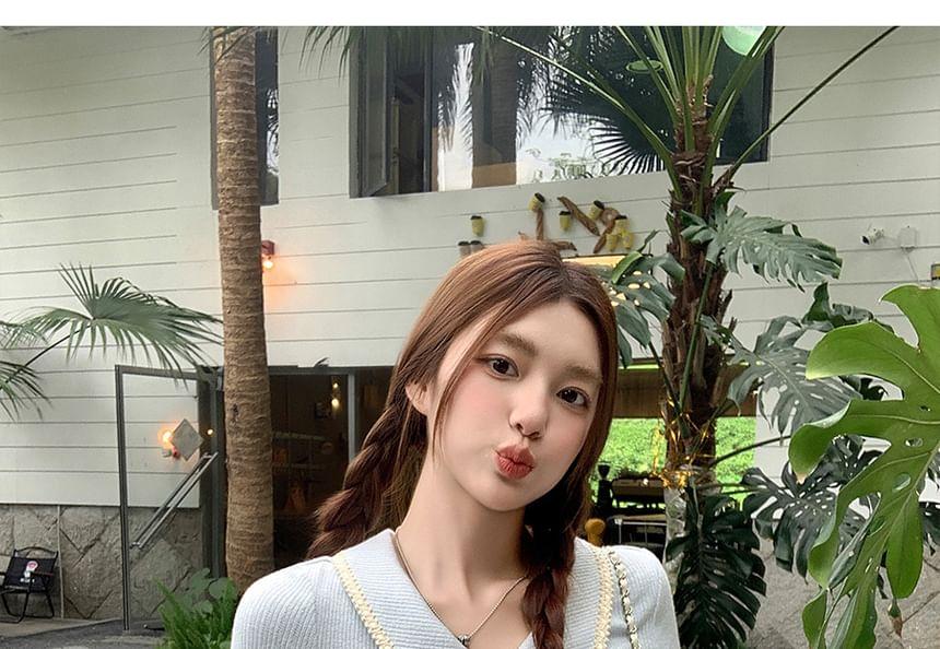 Short-Sleeve Asymmetrical Collar Contrast Trim Ruched Crop T-Shirt Product Image