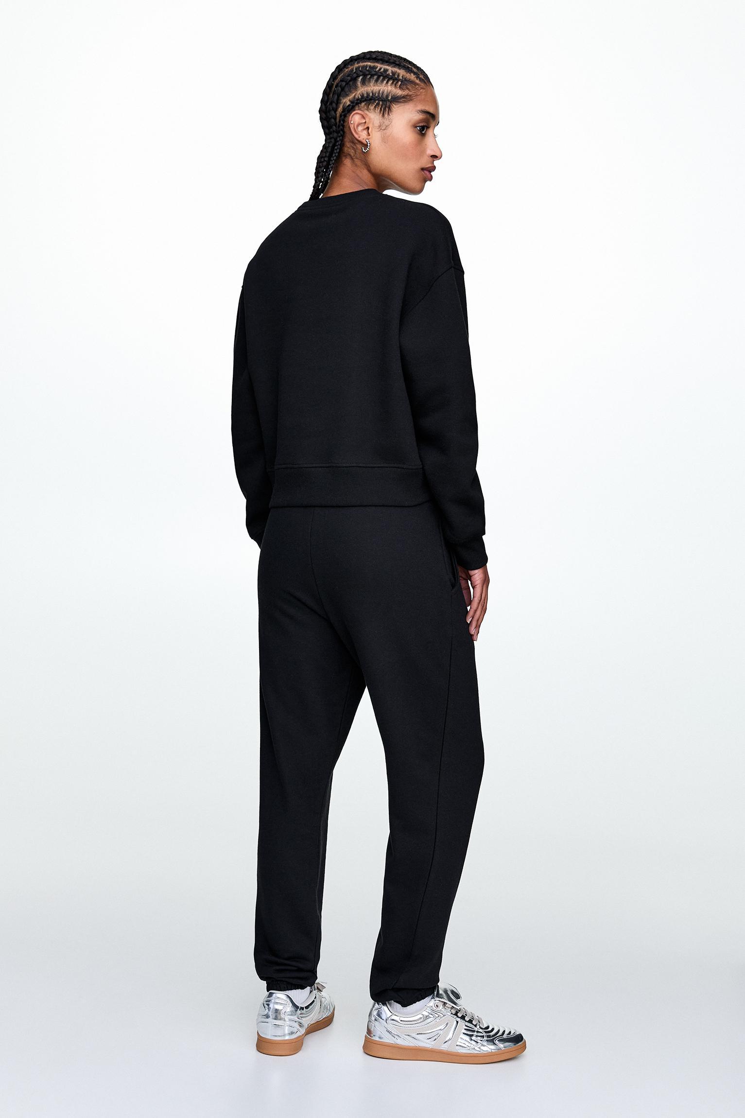 Sweatsuit set with sweatshirt and sweatpants Product Image