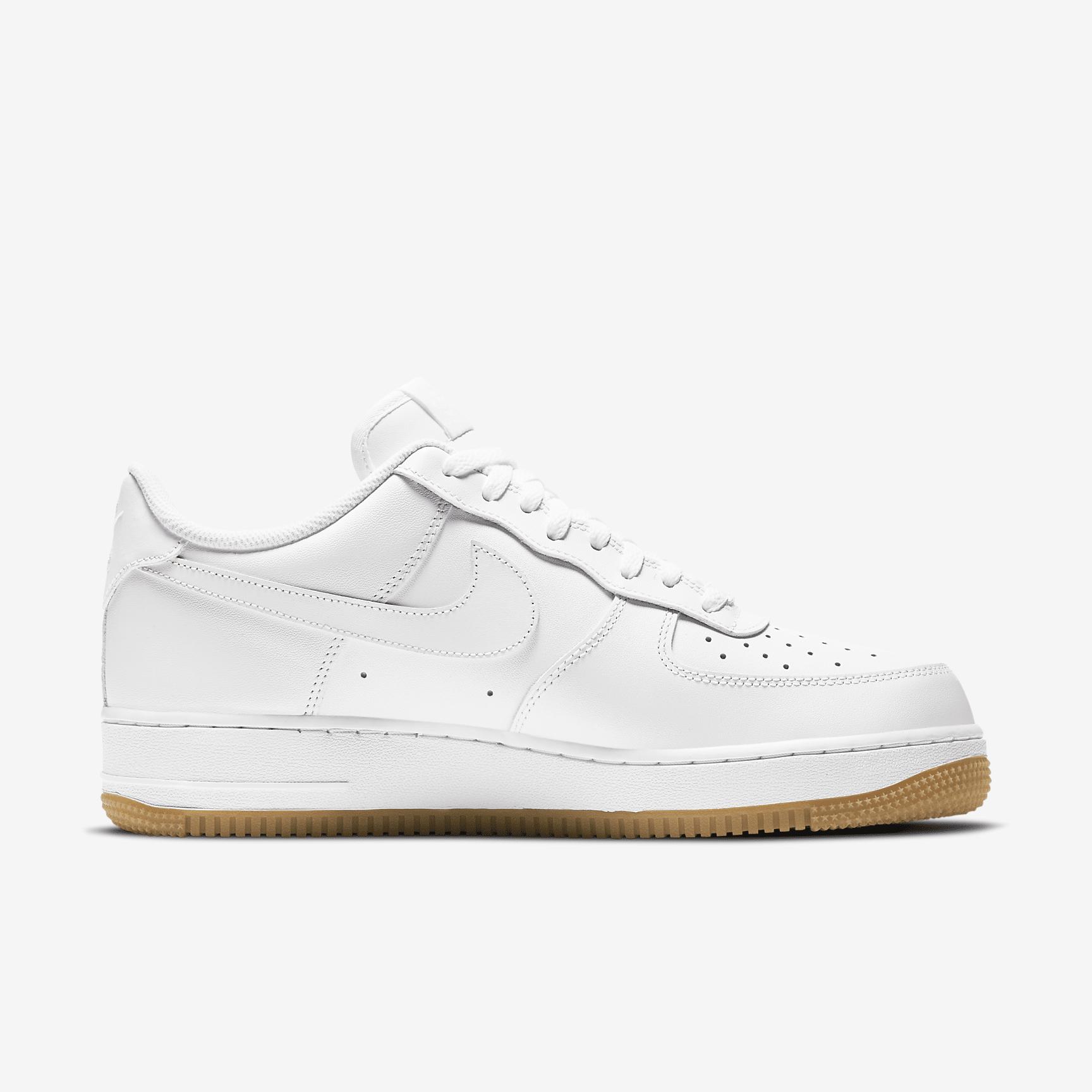 Mens Nike Air Force 1 07 Casual Shoes Product Image
