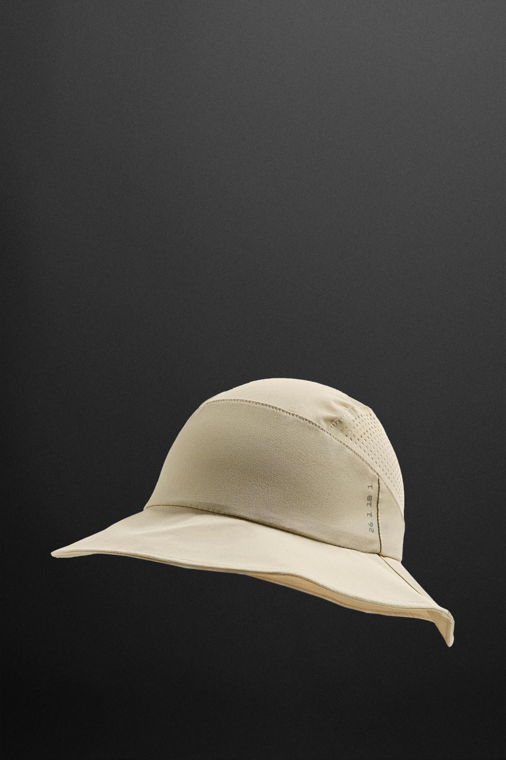 TECHNICAL BUCKET HAT Product Image