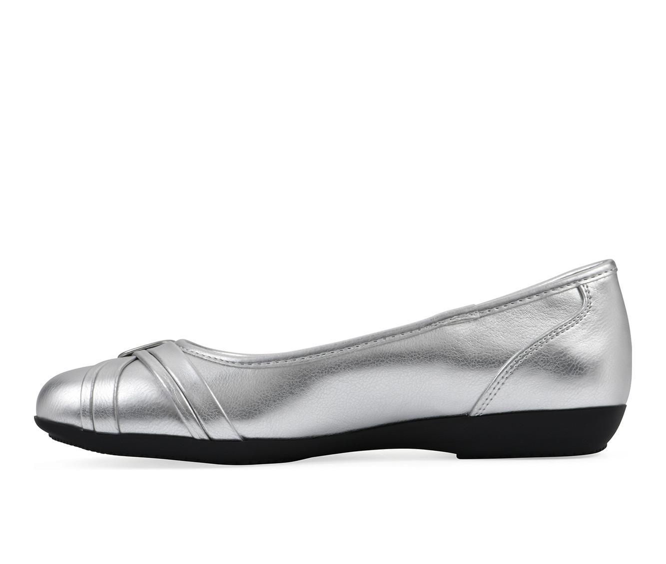 Women's Cliffs by White Mountain Calming Flats Product Image