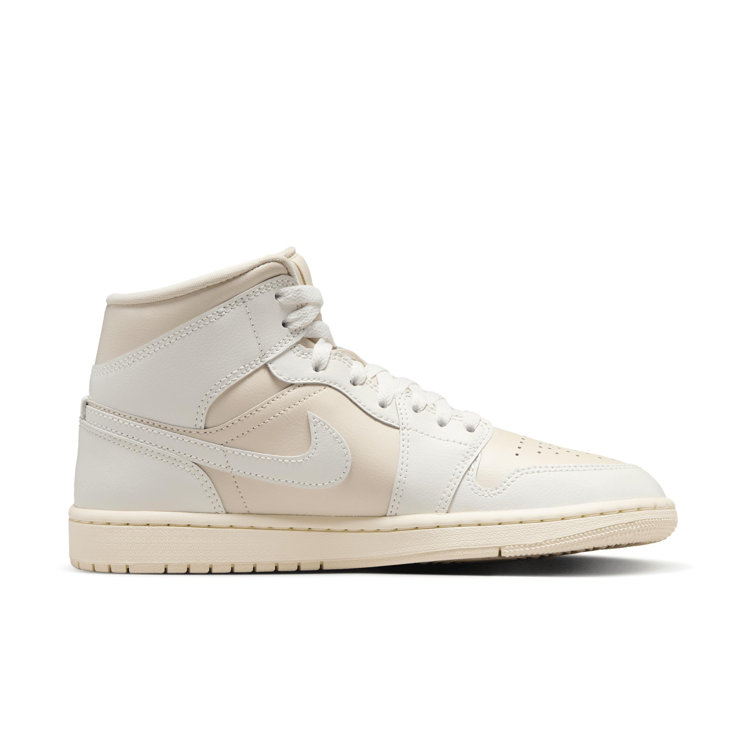 Women's Air Jordan 1 Mid Shoes Product Image