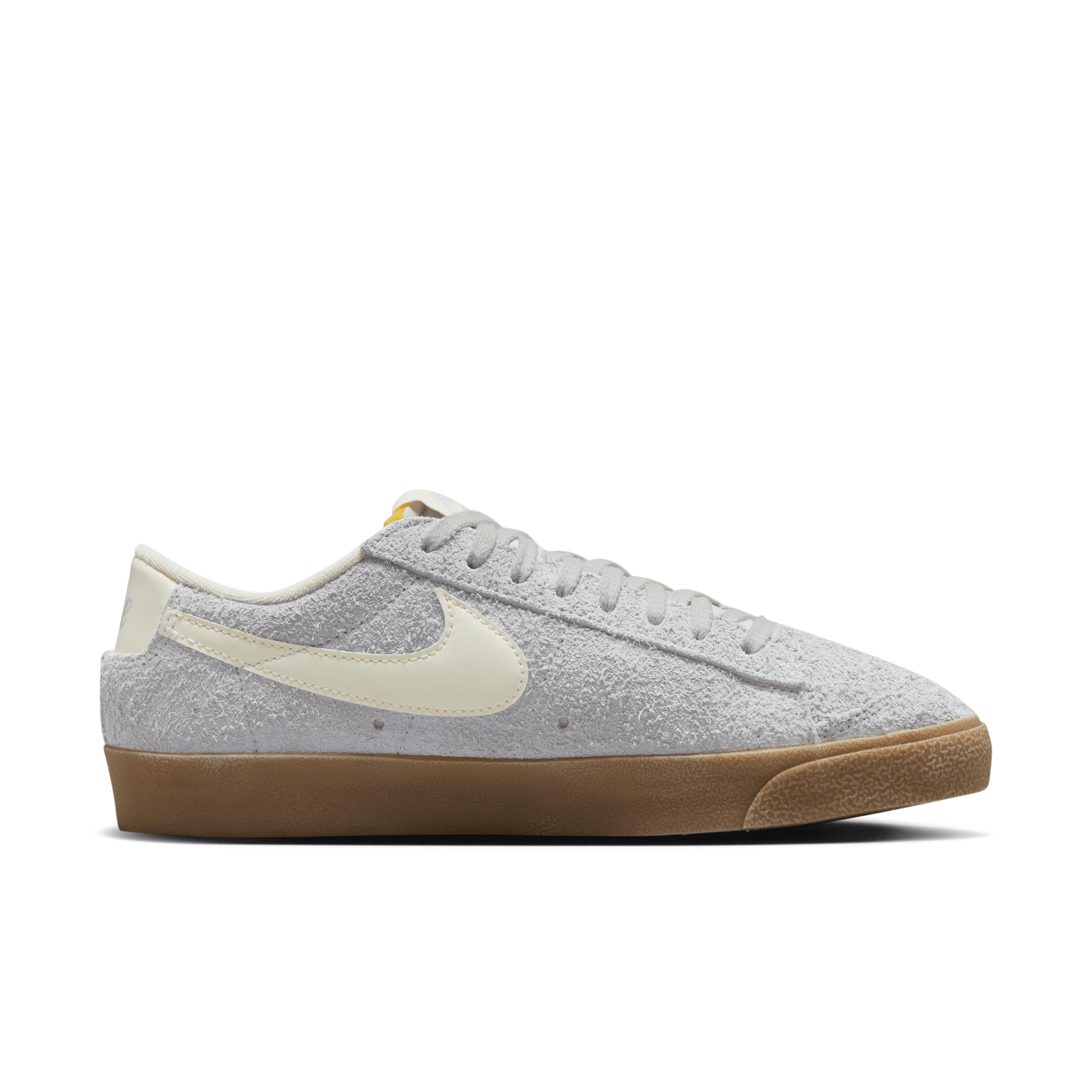 Nike Women's Blazer Low '77 Vintage Shoes Product Image