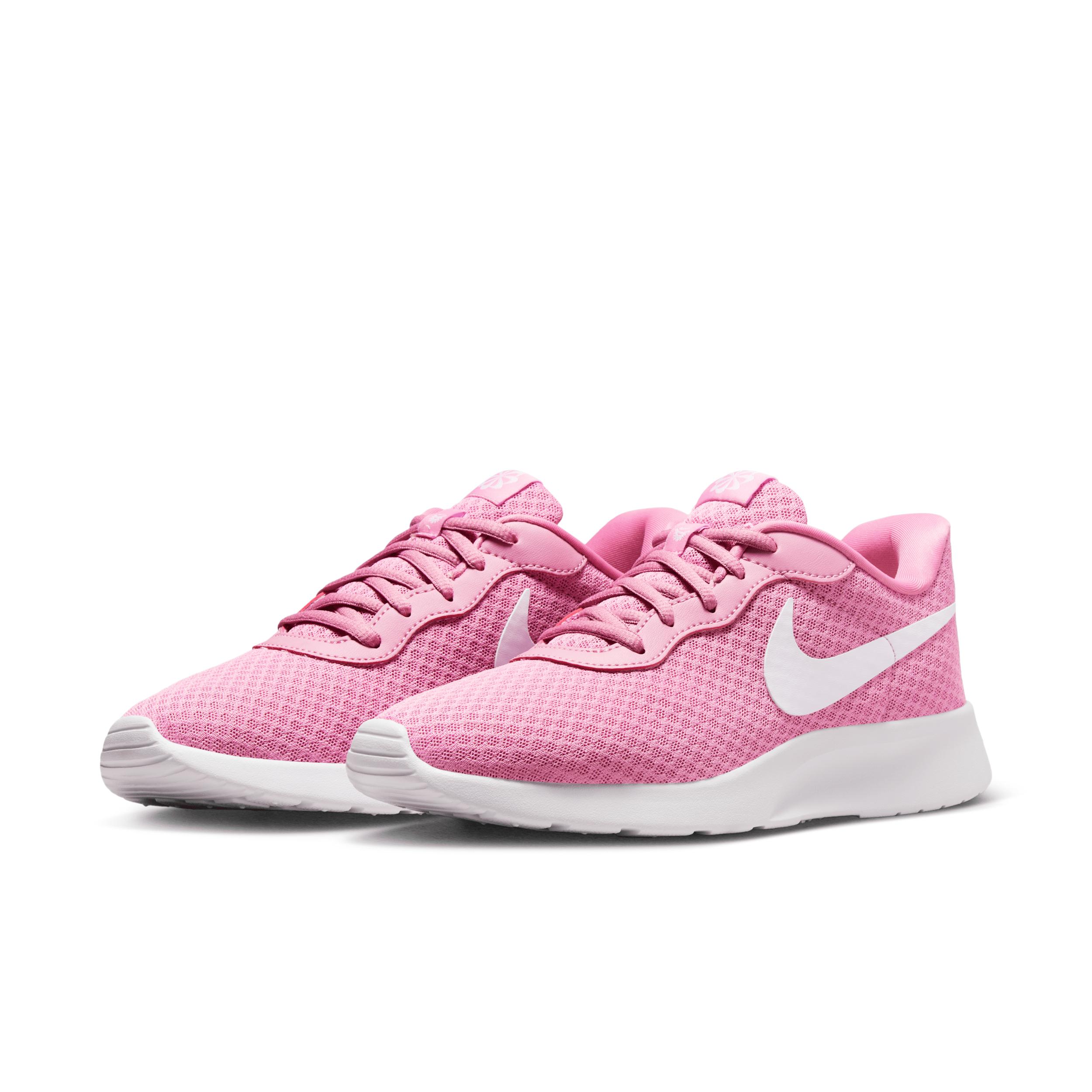 Nike Women's Tanjun EasyOn Shoes Product Image